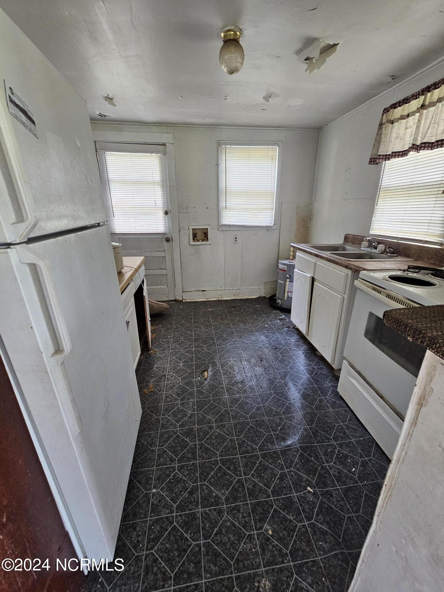 592 Crooked Run Road Property Photo 6