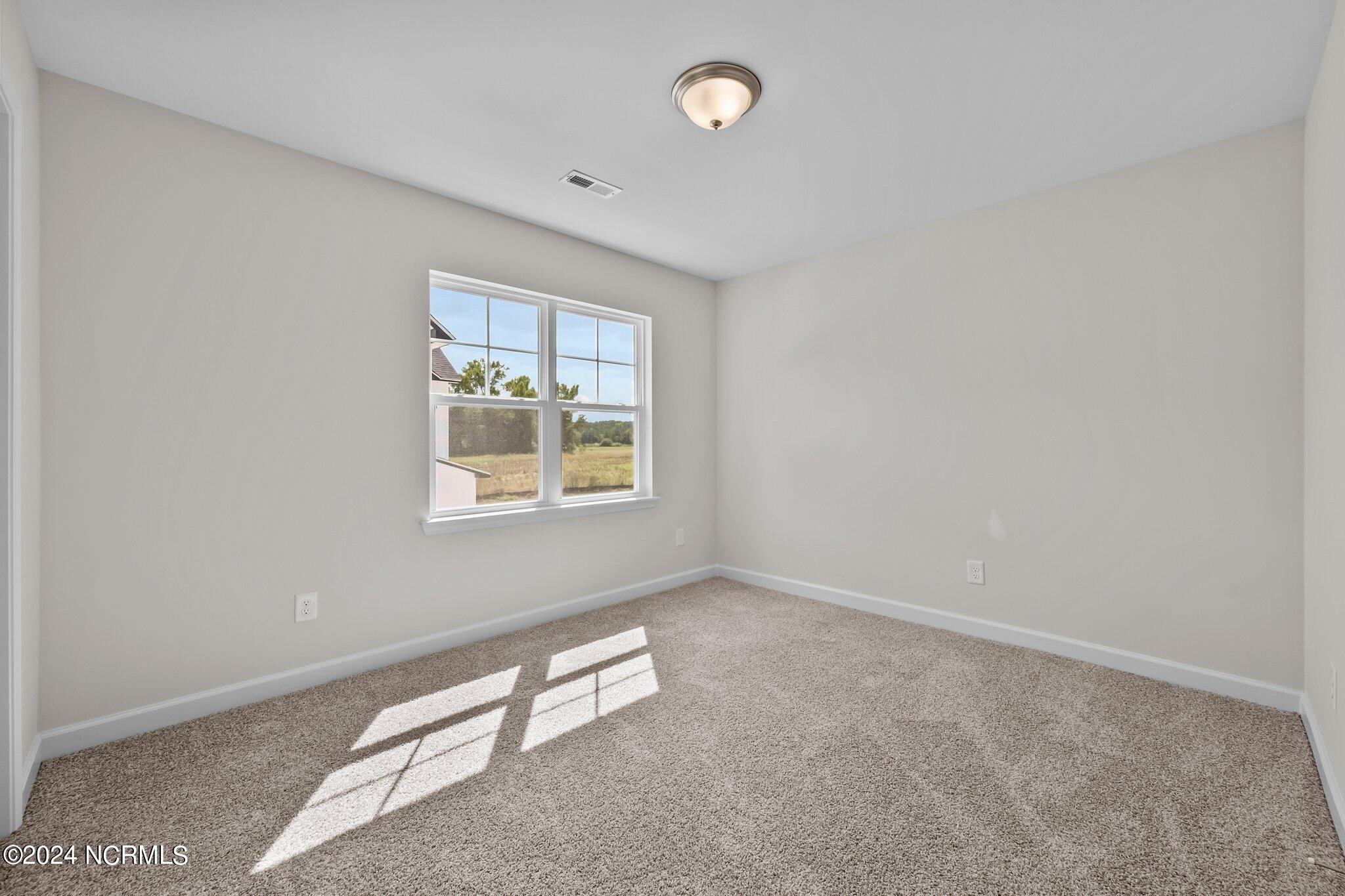 200 Slater Way Property Photo 28