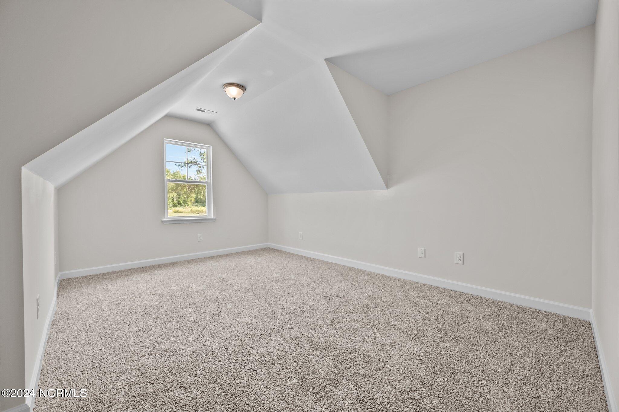 200 Slater Way Property Photo 31