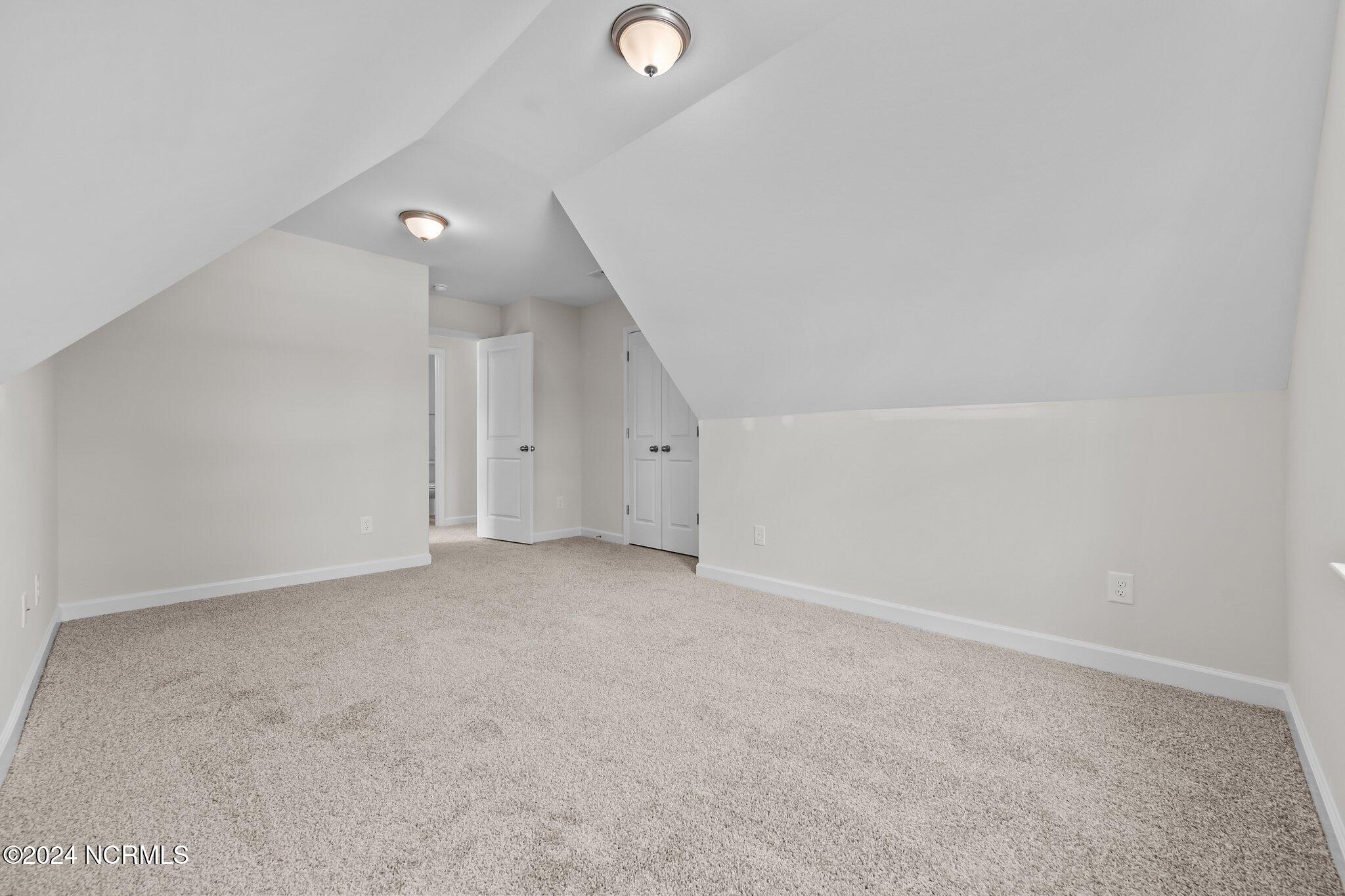 200 Slater Way Property Photo 32