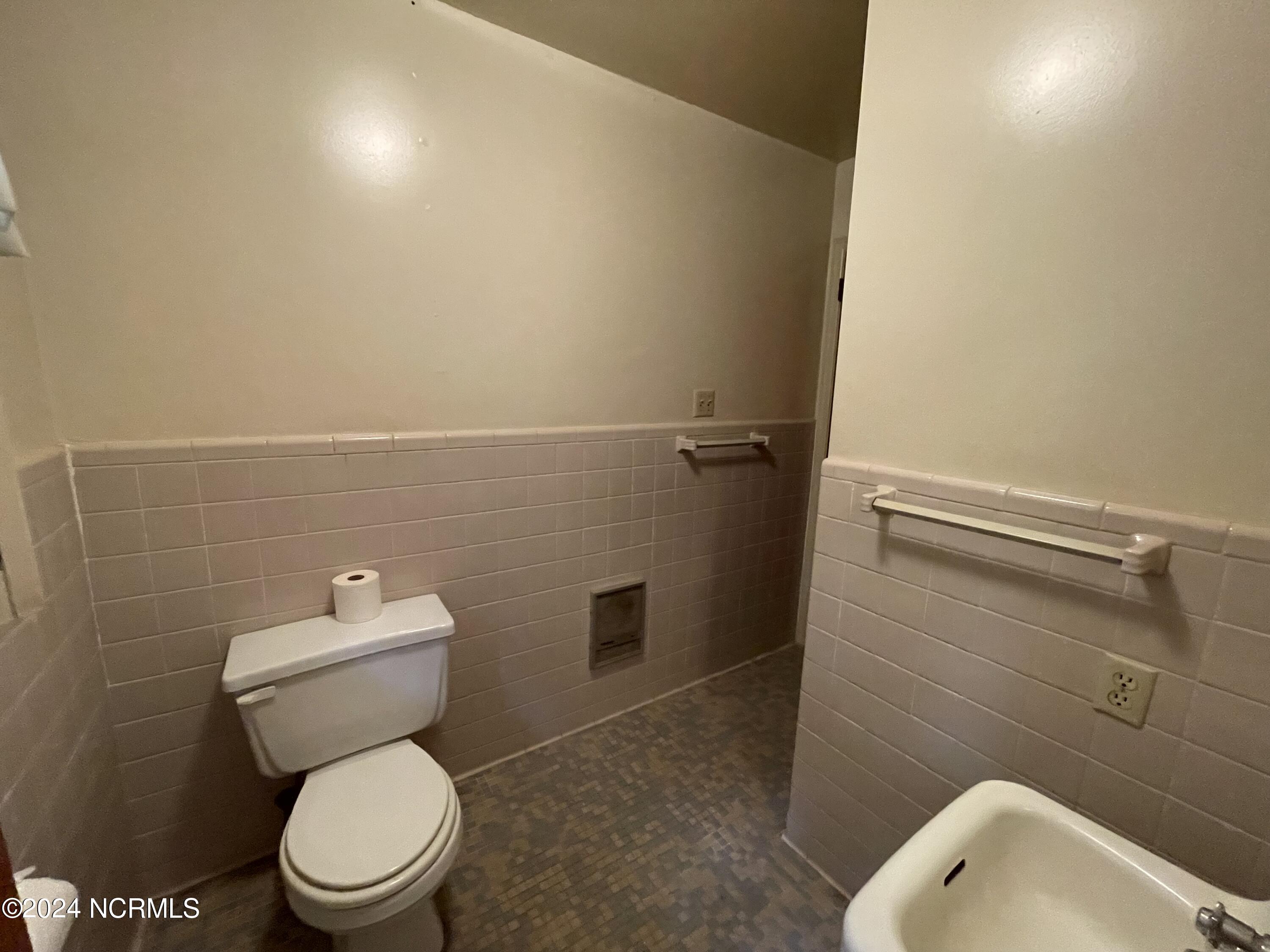 2592 Old Glendon Road Property Photo 5