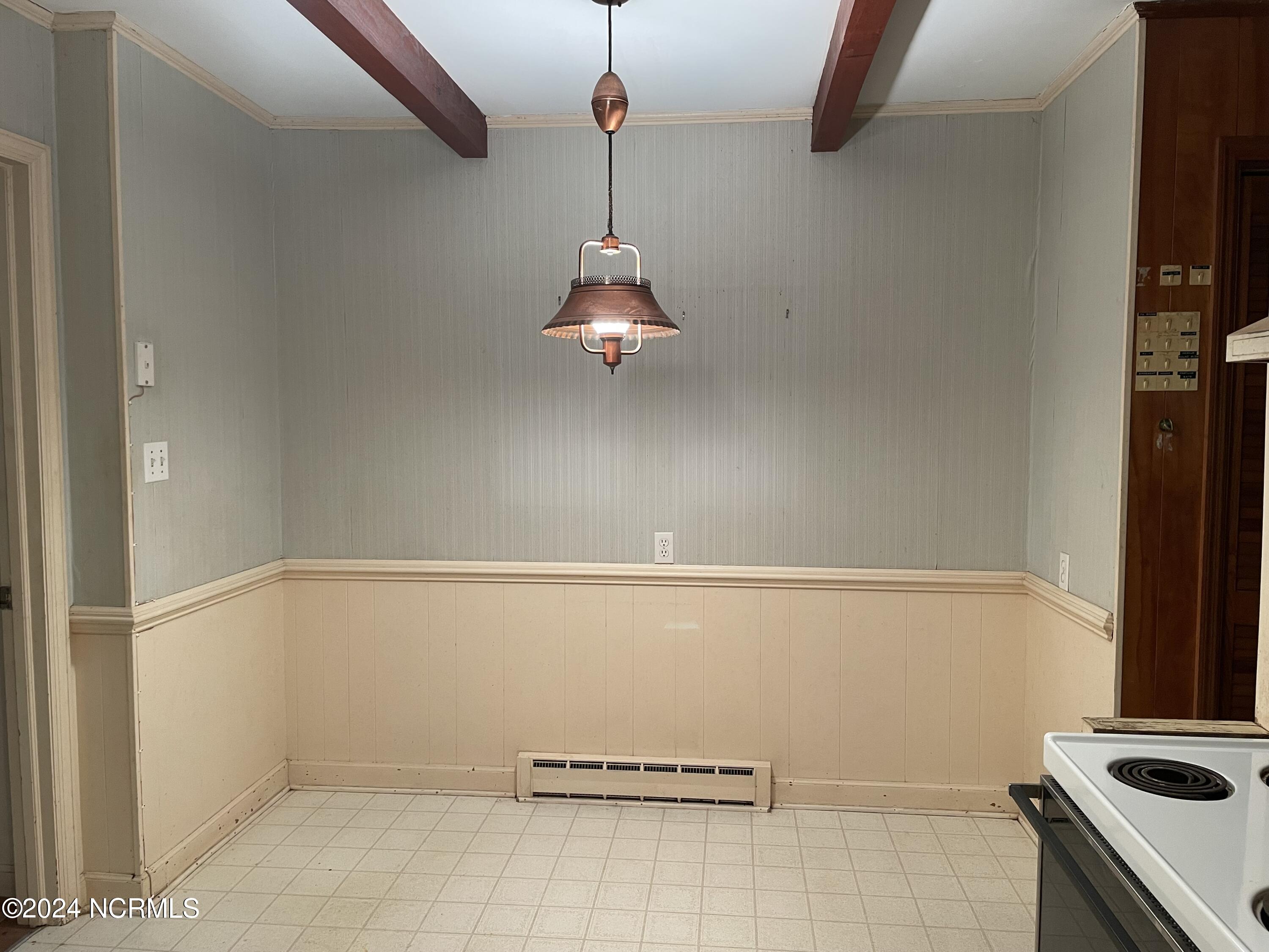 2592 Old Glendon Road Property Photo 8