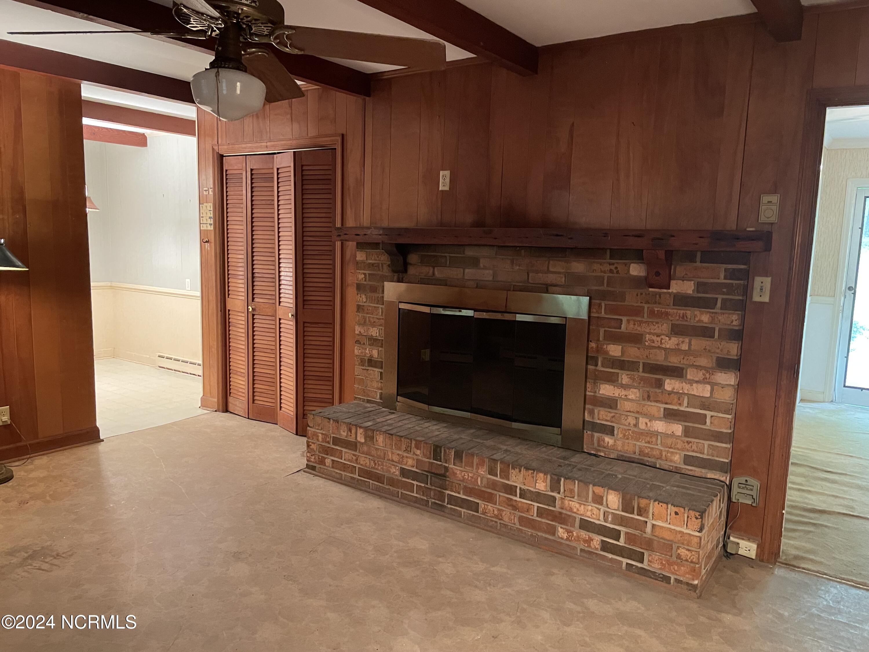 2592 Old Glendon Road Property Photo 9