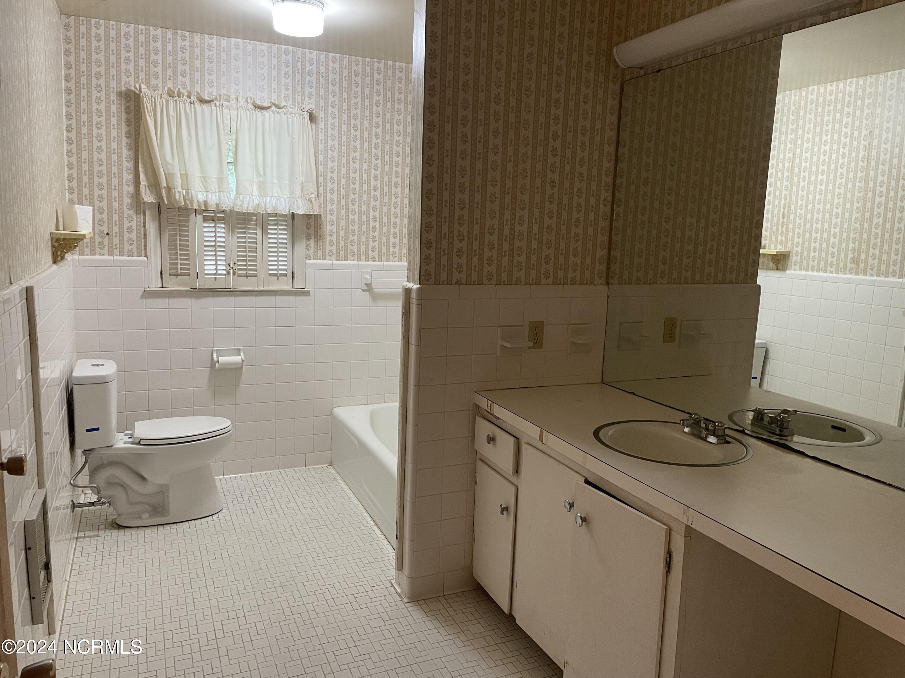 2592 Old Glendon Road Property Photo 13