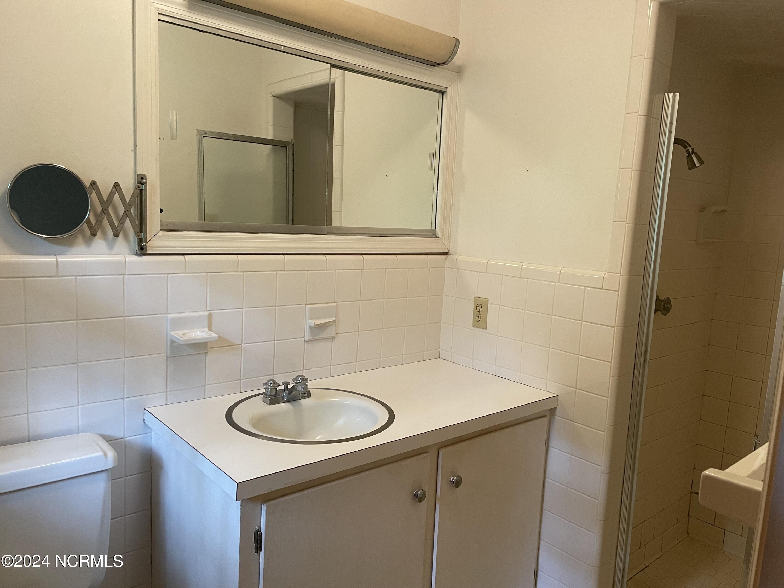 2592 Old Glendon Road Property Photo 14