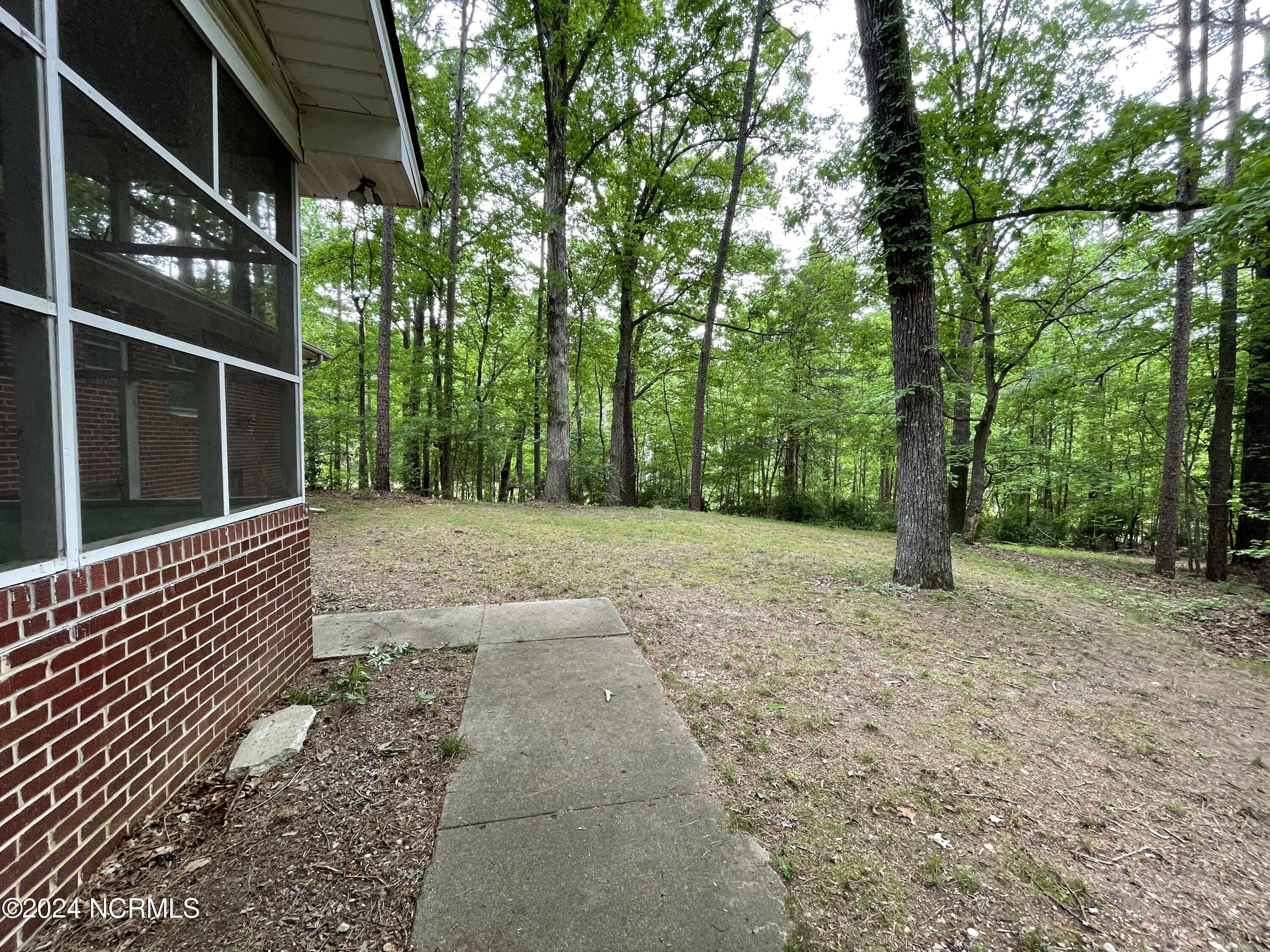 2592 Old Glendon Road Property Photo 20