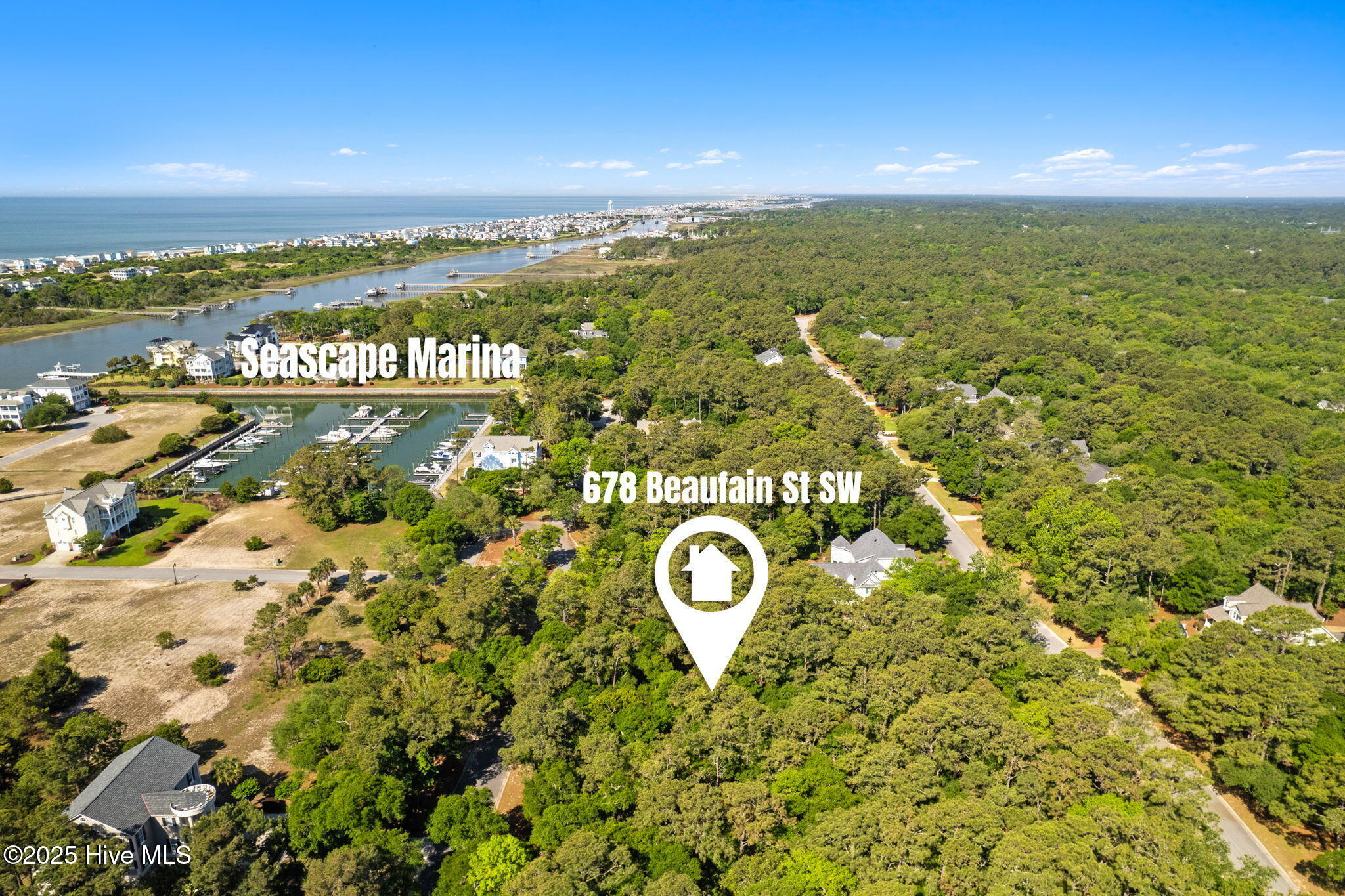 678 Beaufain Street Property Photo 3