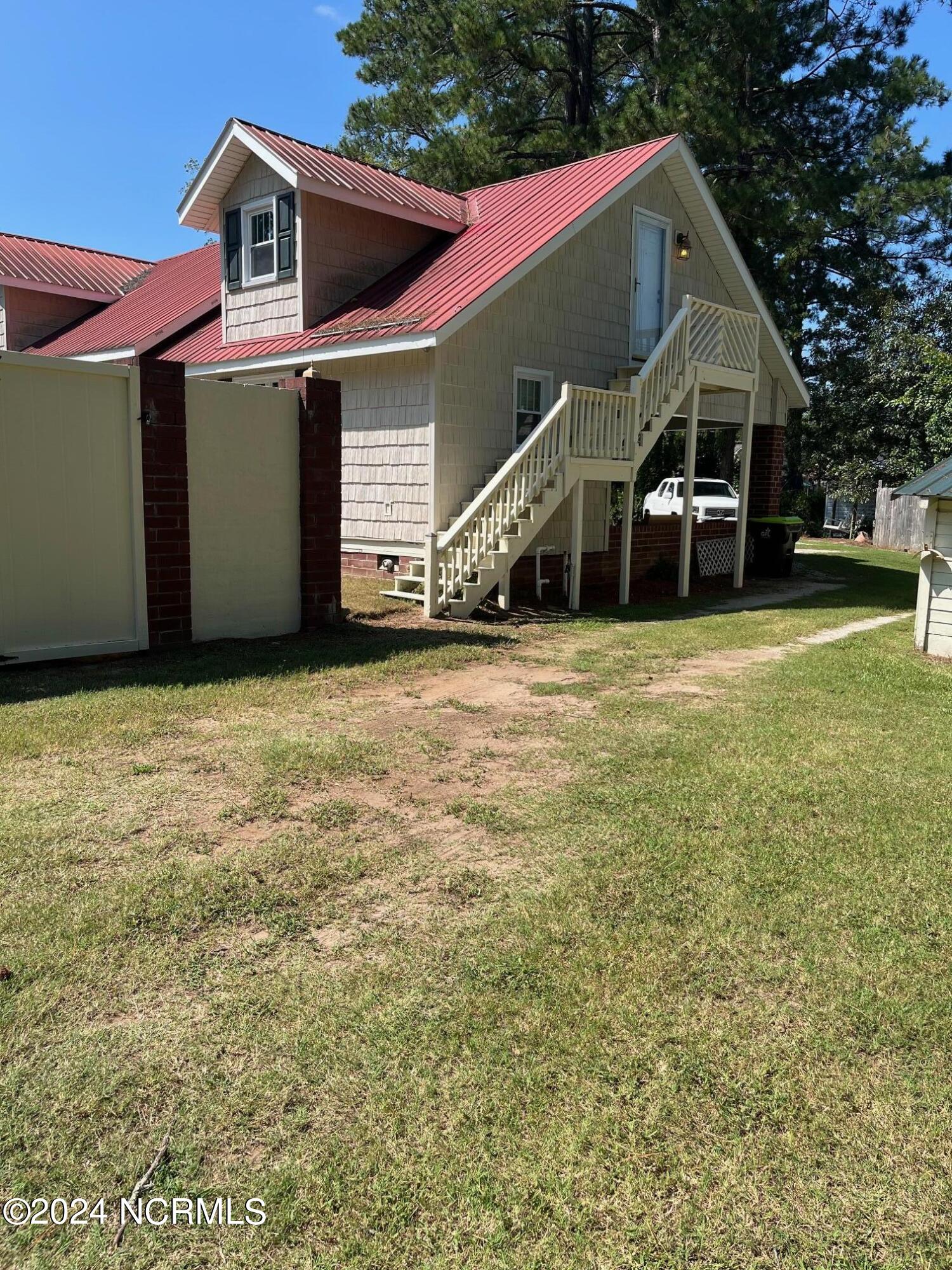 209 E Wyche Street Property Photo 7