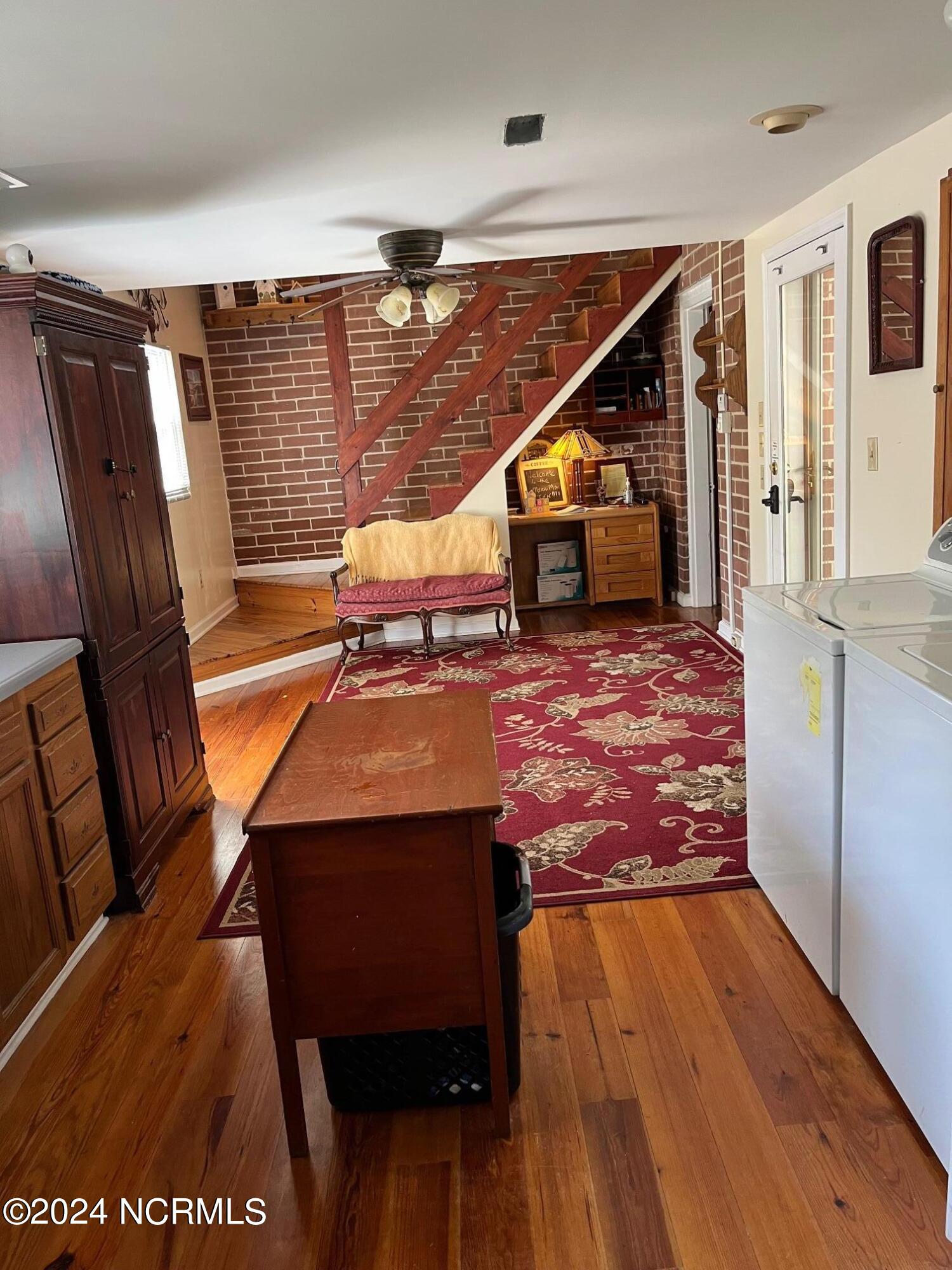 209 E Wyche Street Property Photo 11
