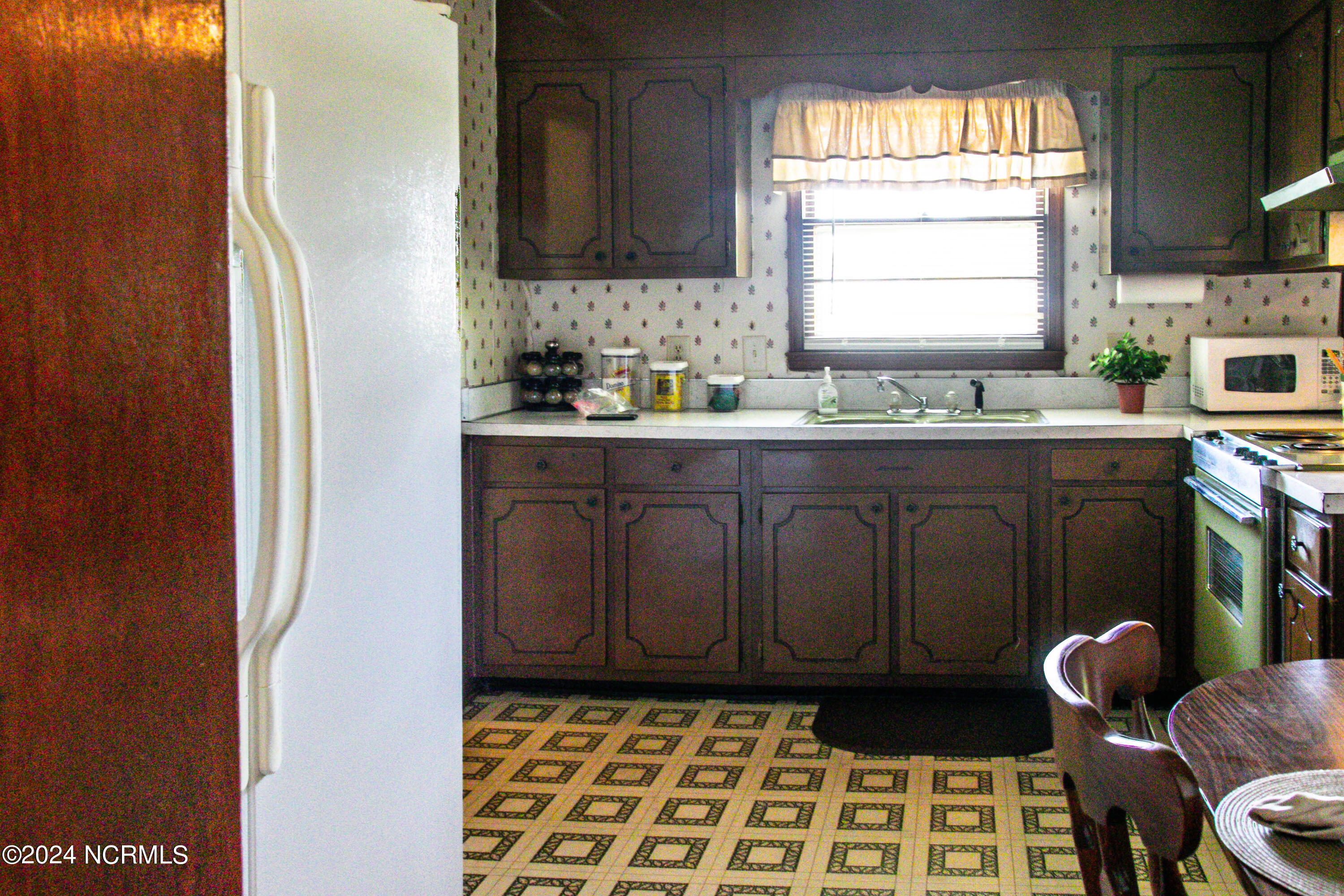 2524 Mill Street Property Photo 5
