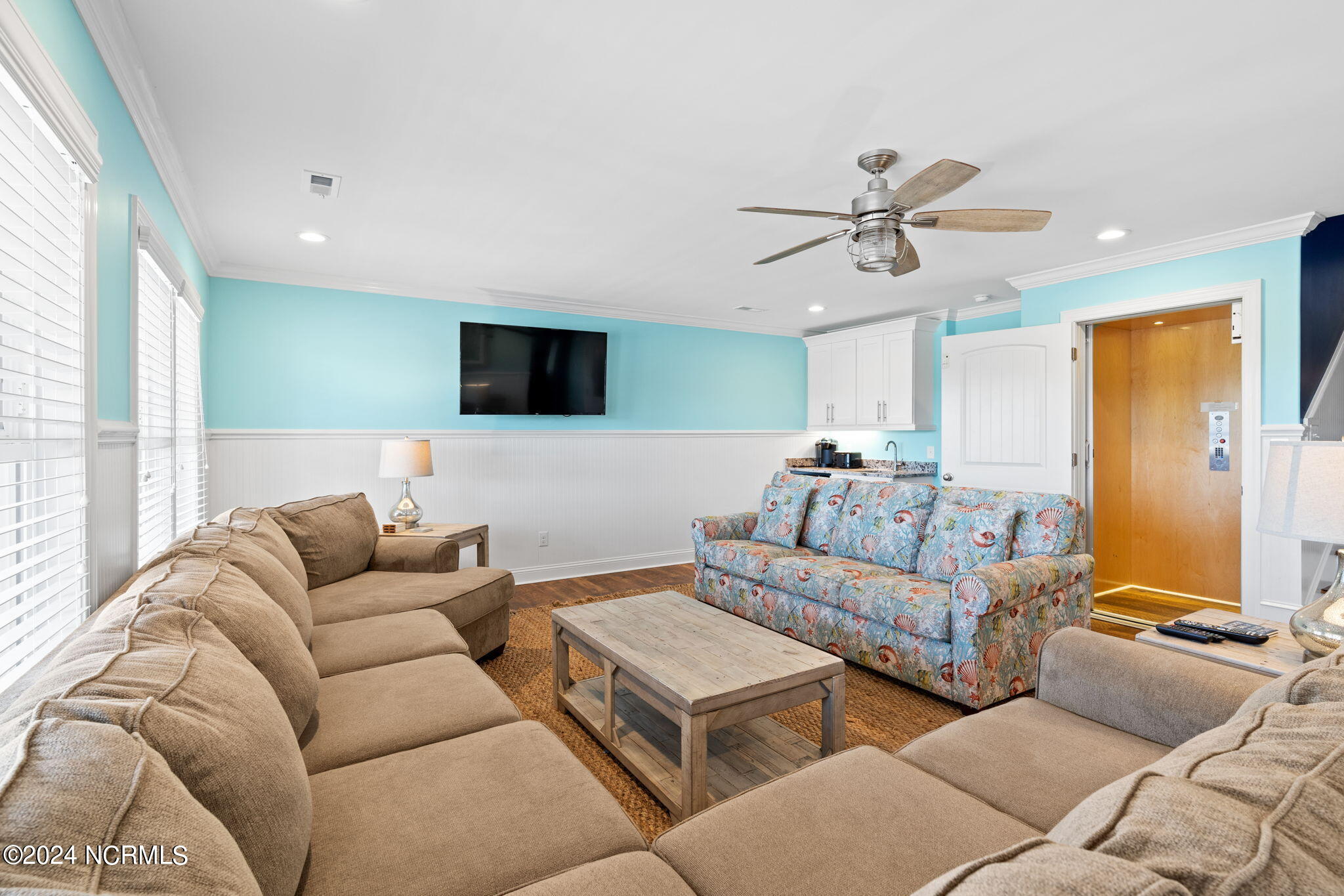 411 Sunset Boulevard Property Photo 34