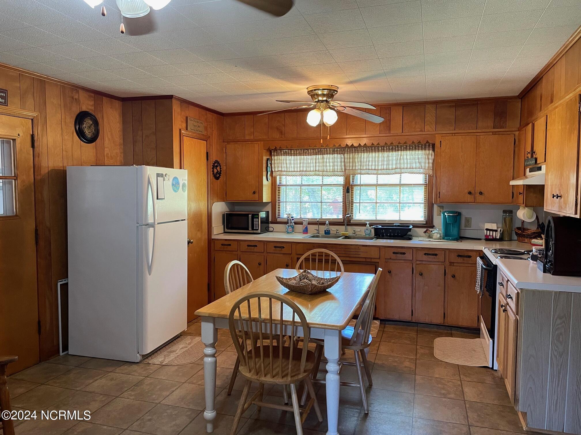 152 W Bayshore Drive Property Photo 17