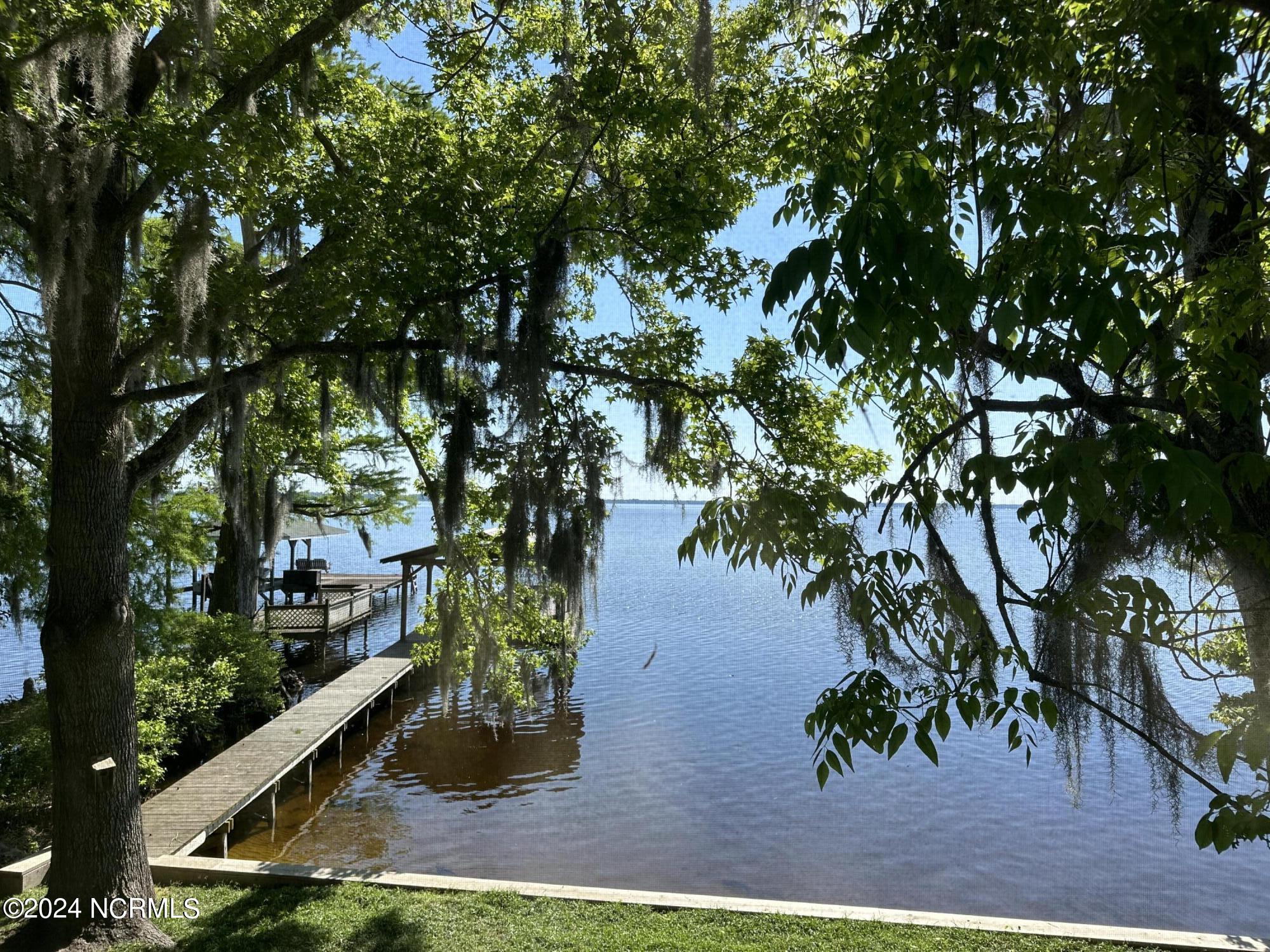 2810 Canal Cove Road Property Photo 7