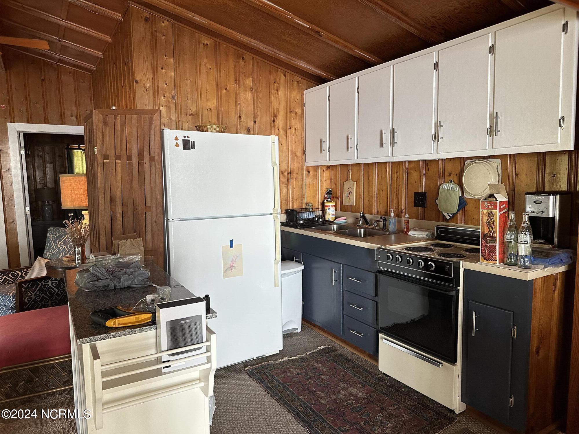 2810 Canal Cove Road Property Photo 11