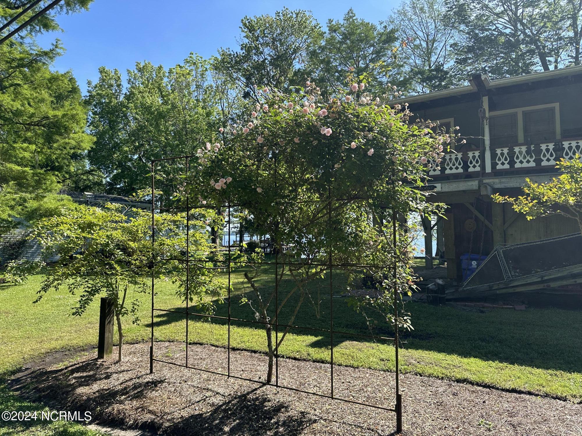 2814 Canal Cove Road Property Photo 3