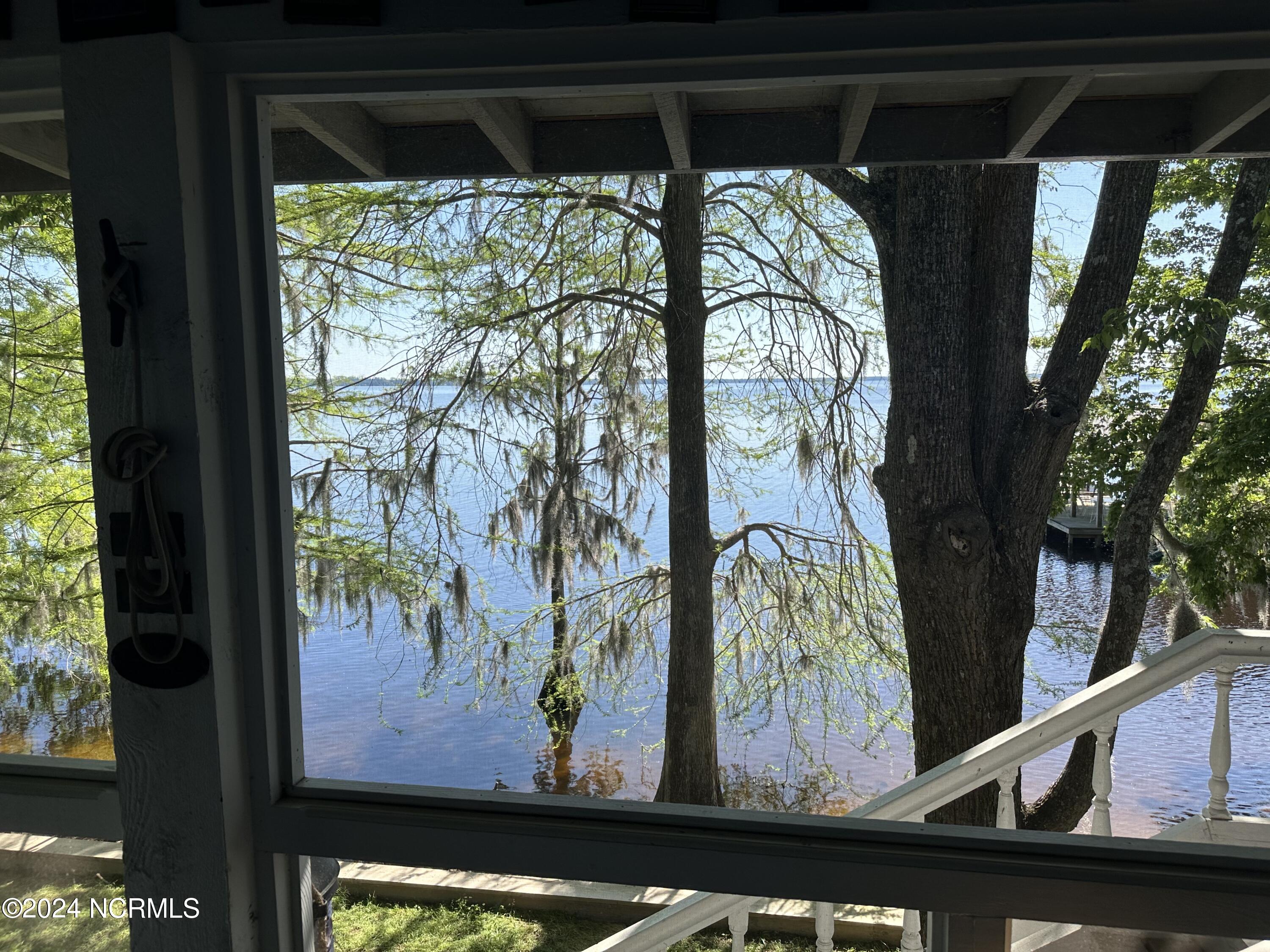 2814 Canal Cove Road Property Photo 10