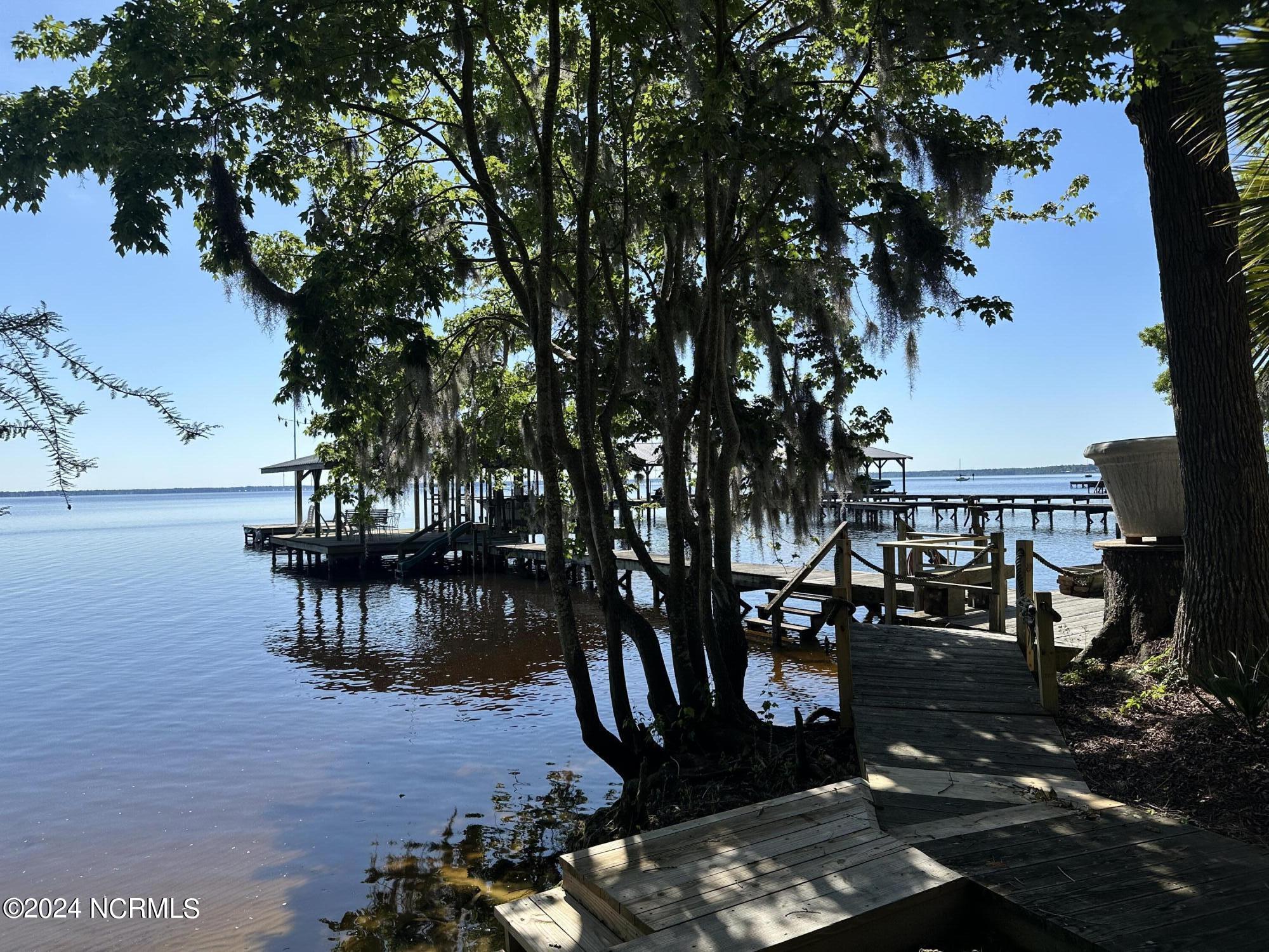 2814 Canal Cove Road Property Photo 13
