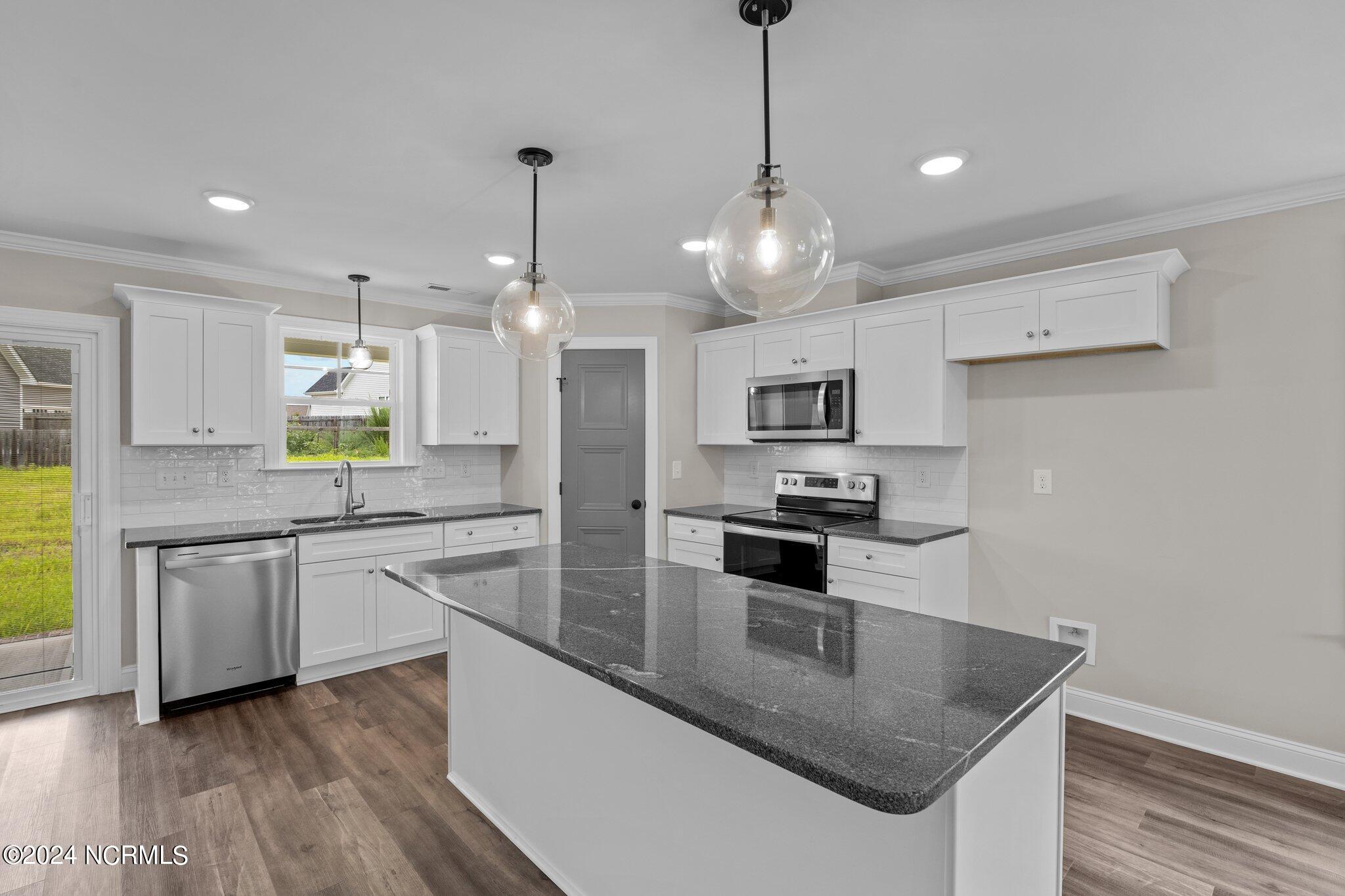 3714 Lightwater Lane Property Photo 4