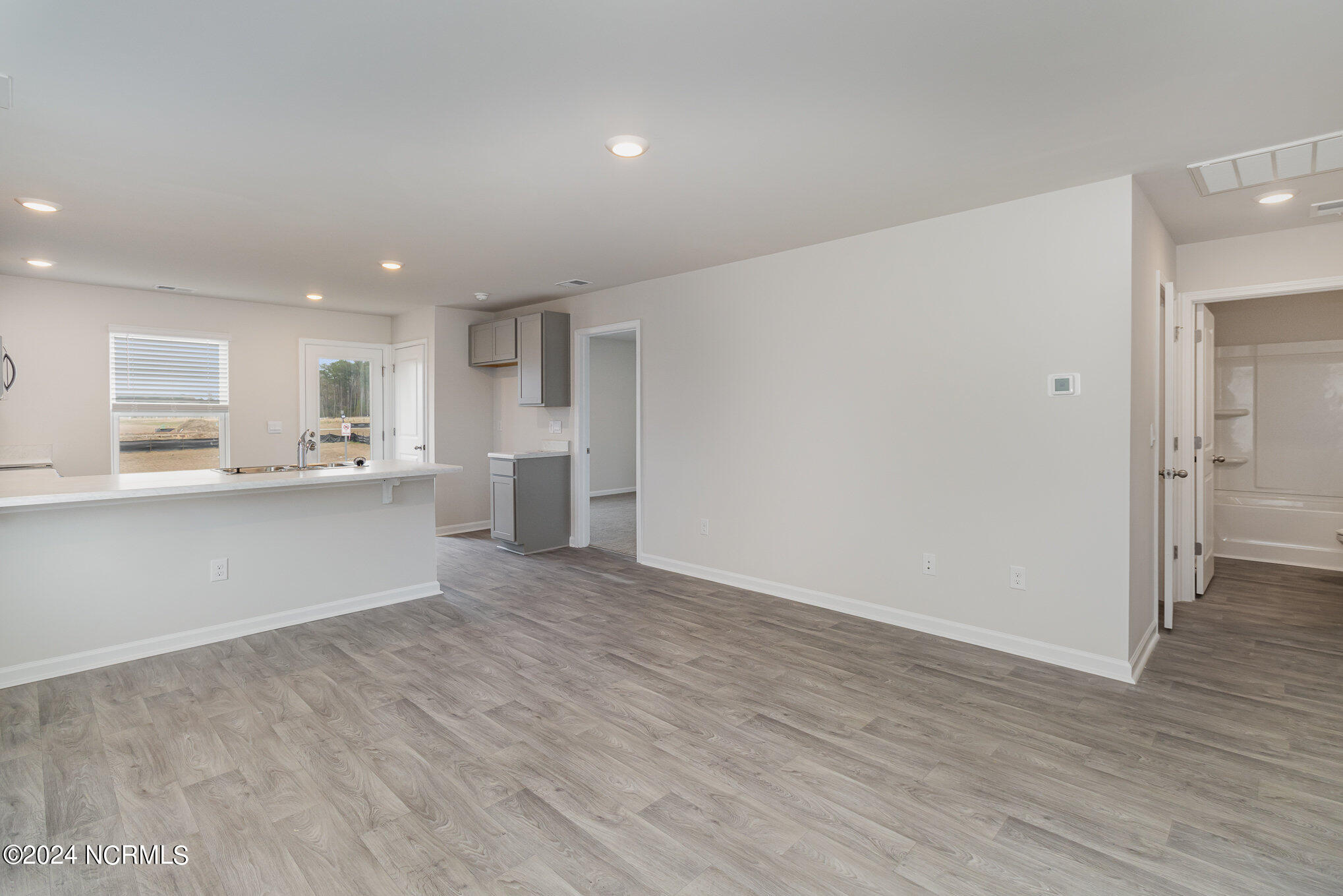 204 Cambridge Drive Property Photo 12