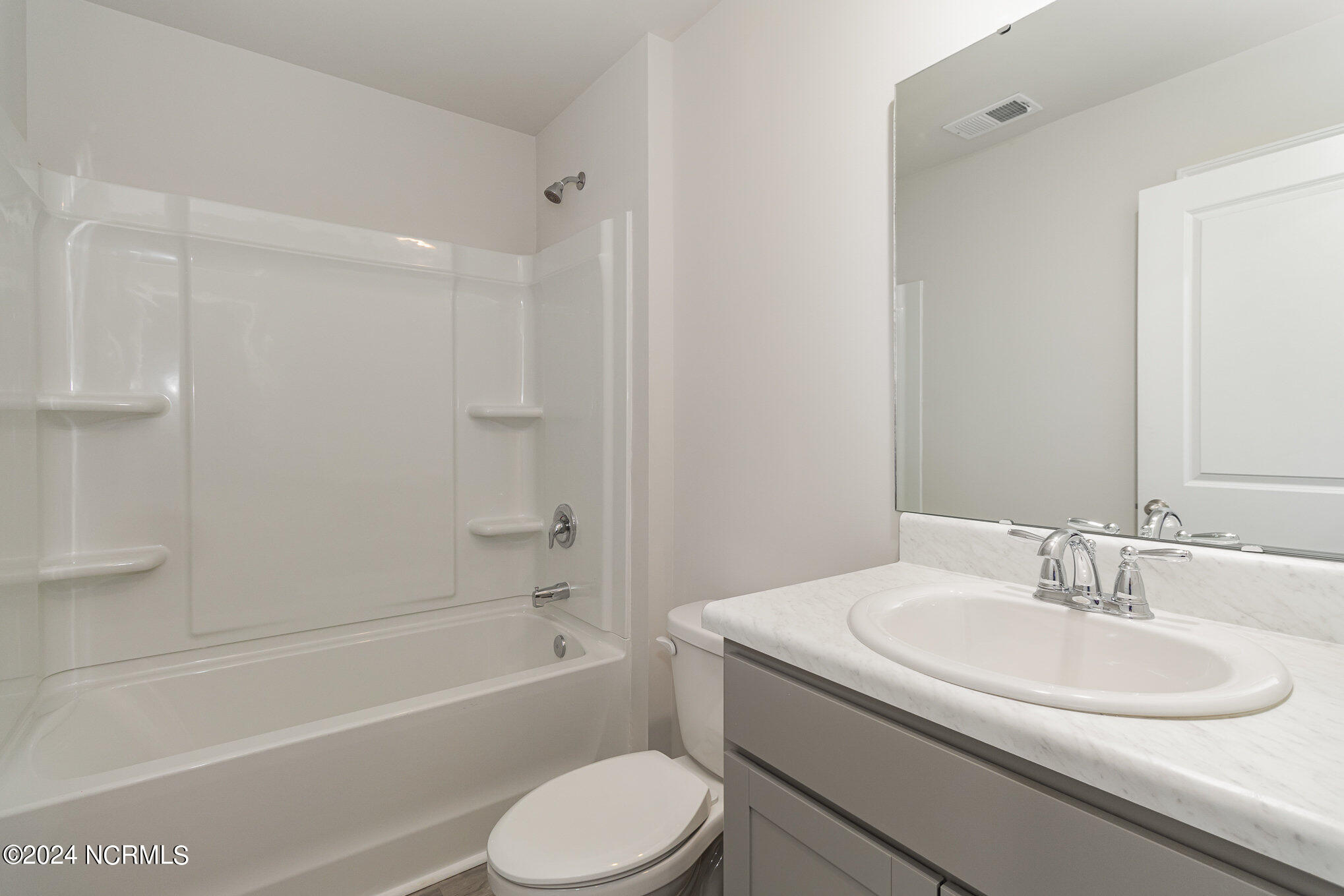 204 Cambridge Drive Property Photo 17
