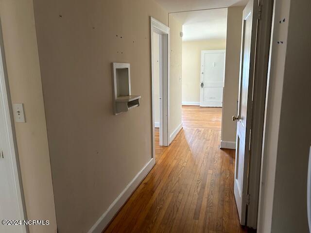 704 E 3rd Street C Property Photo 3