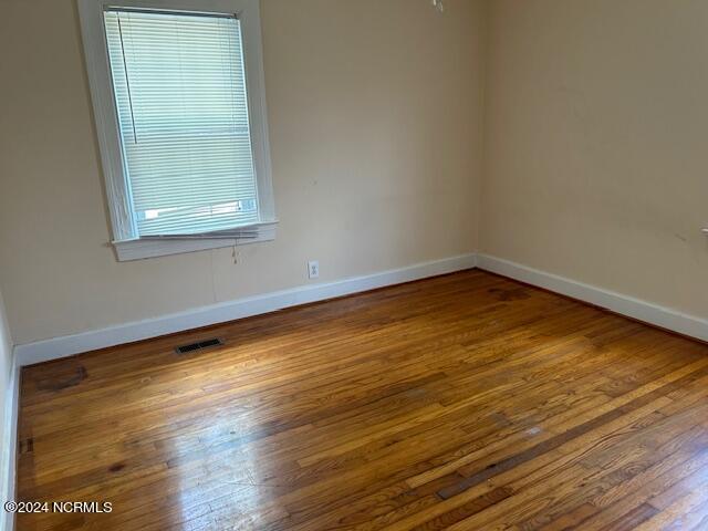 704 E 3rd Street C Property Photo 4