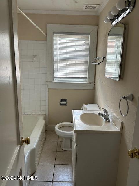 704 E 3rd Street C Property Photo 5