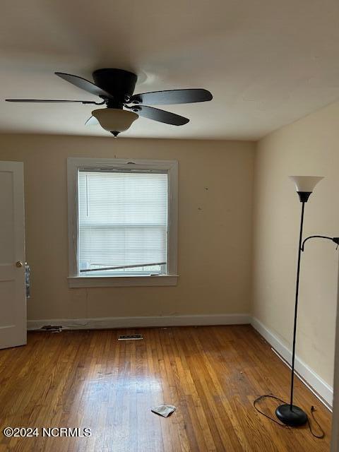 704 E 3rd Street C Property Photo 6
