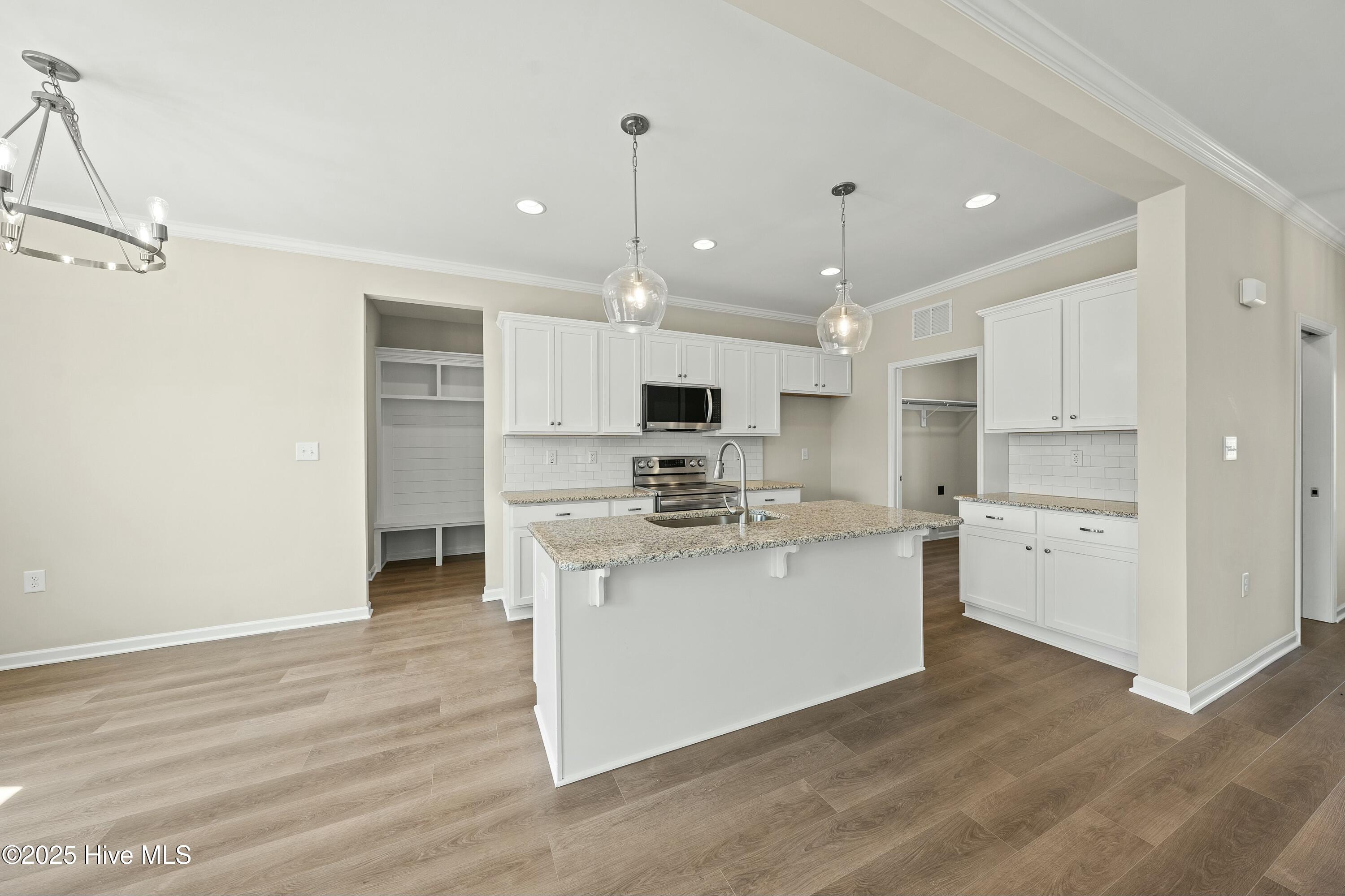 40 Misty Mountain Lane Property Photo 8
