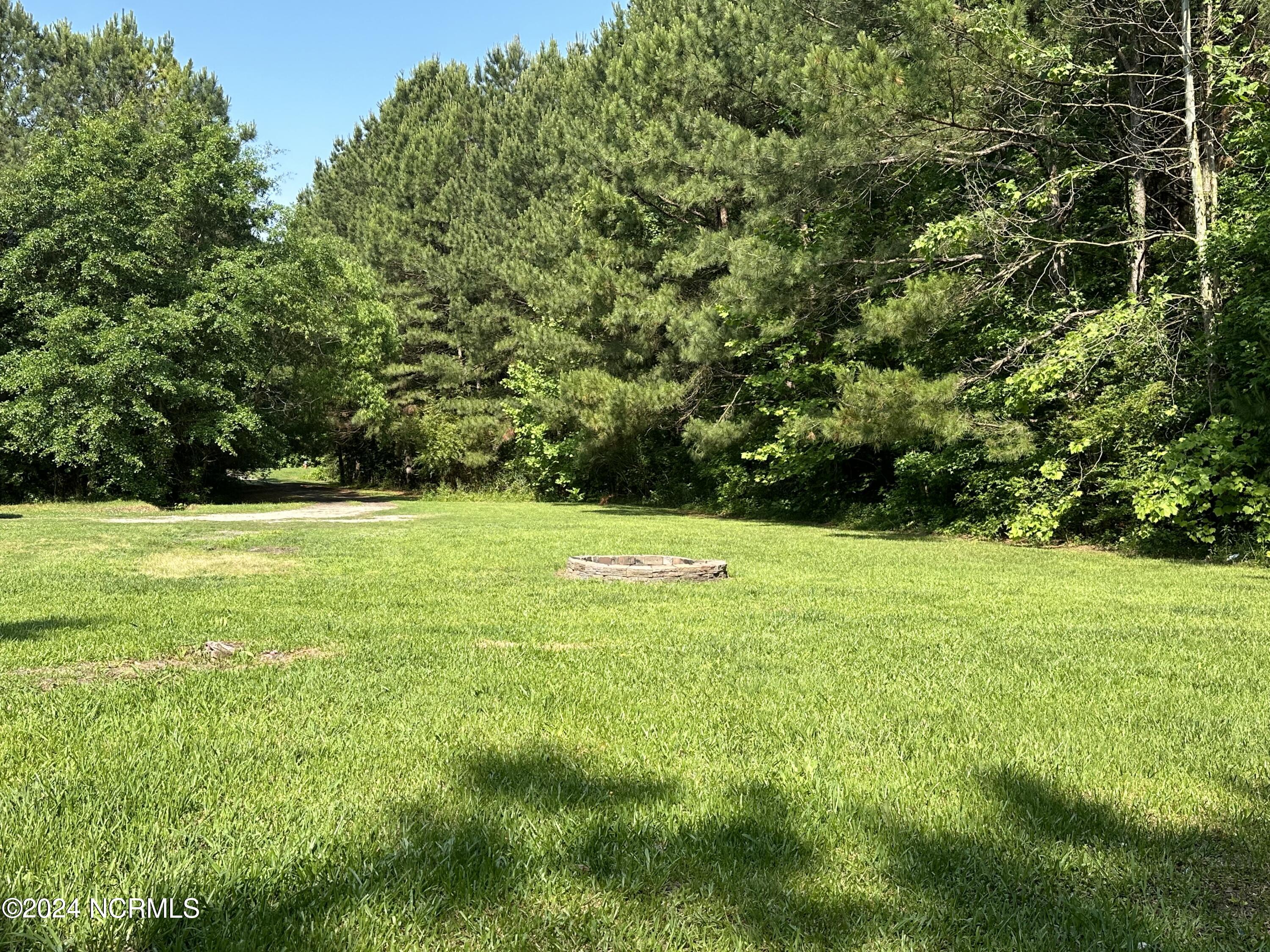 890 N Pine Street Property Photo 7