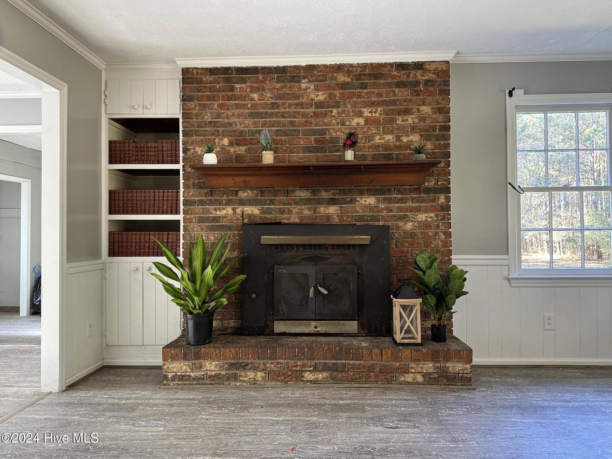 890 N Pine Street Property Photo 13