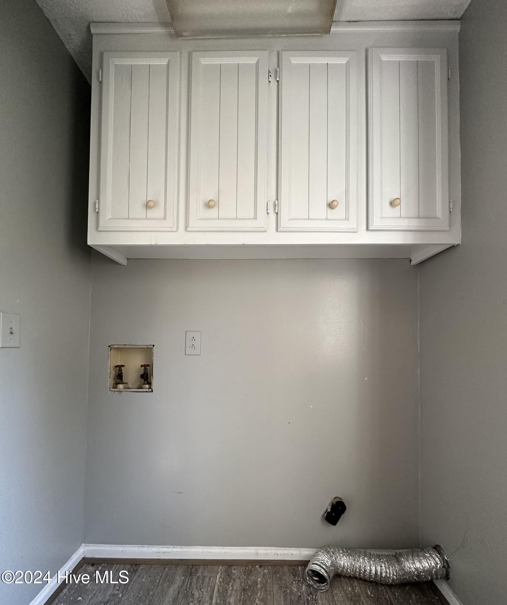 890 N Pine Street Property Photo 17