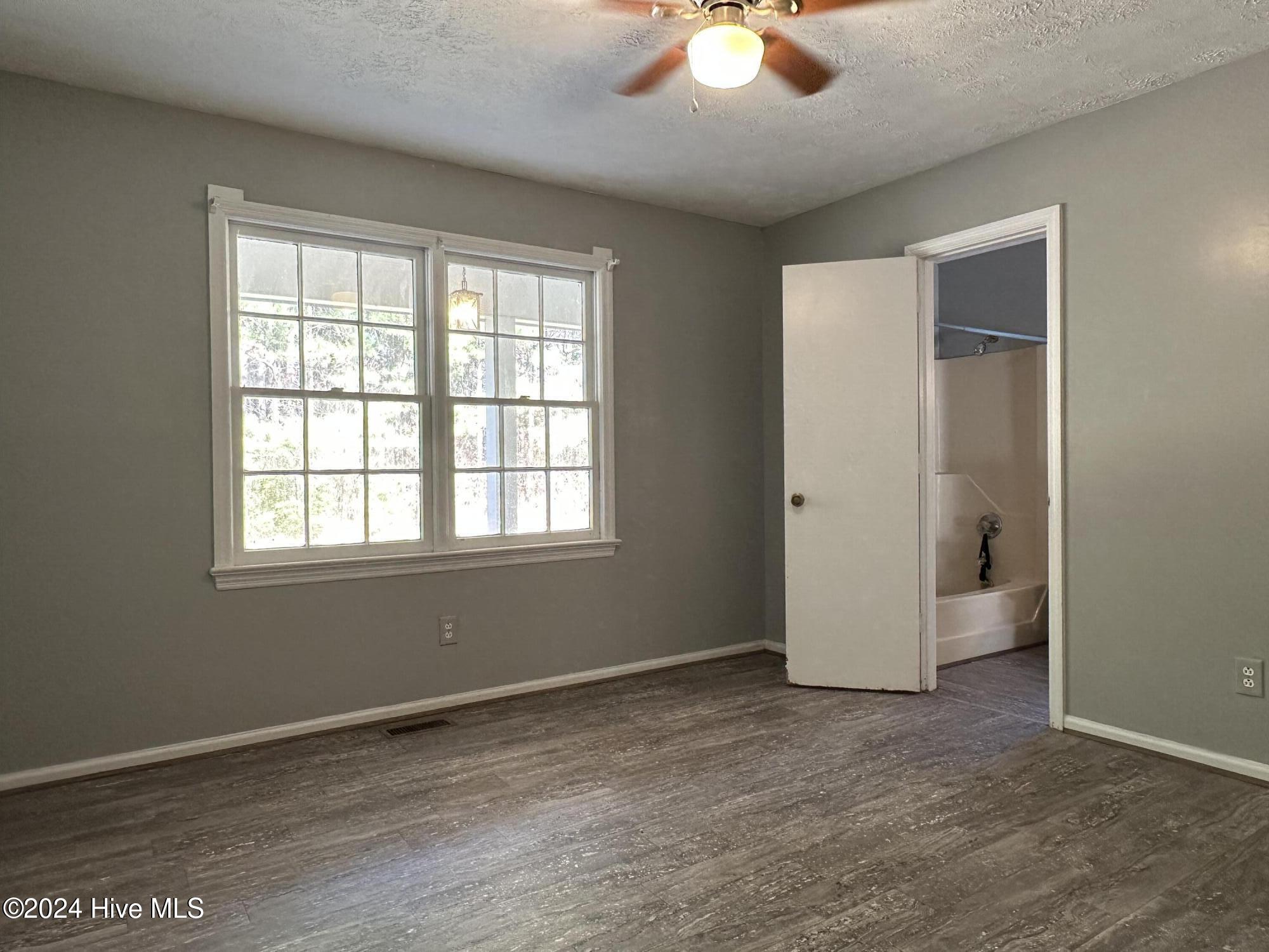 890 N Pine Street Property Photo 19