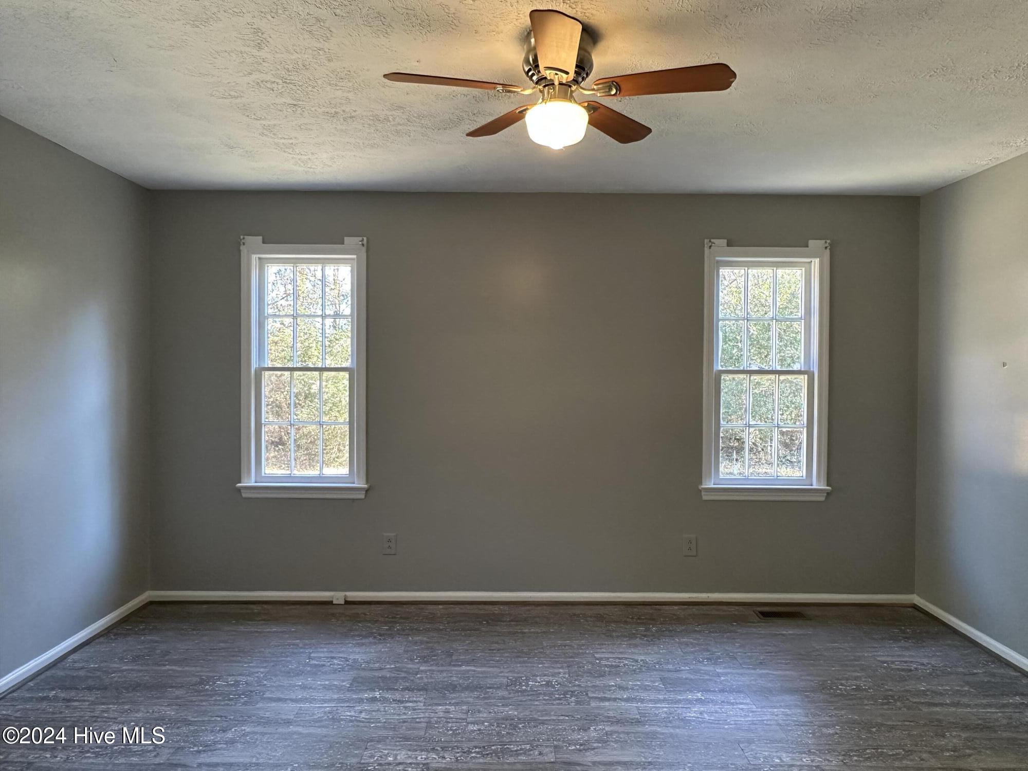 890 N Pine Street Property Photo 23