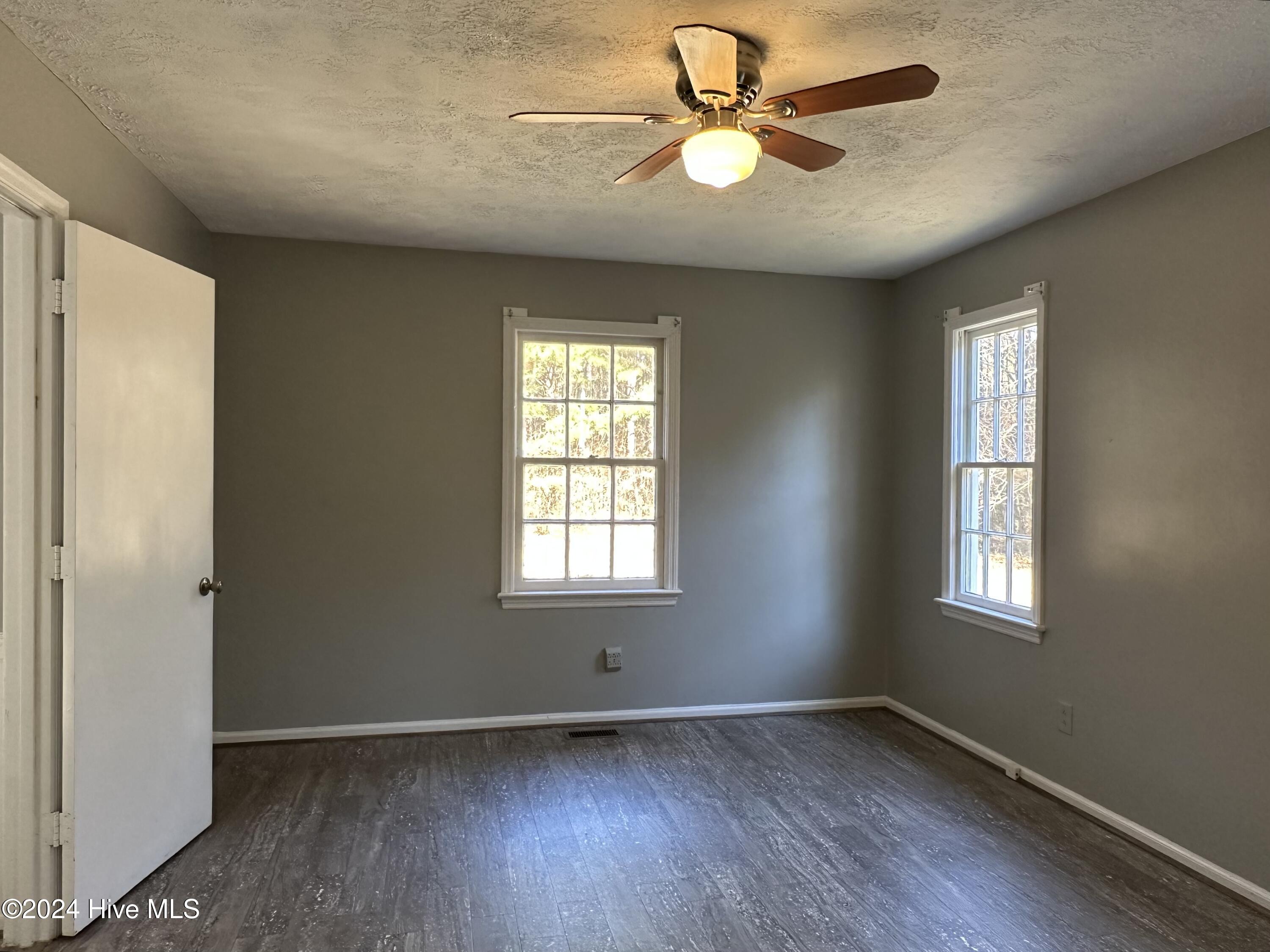 890 N Pine Street Property Photo 25