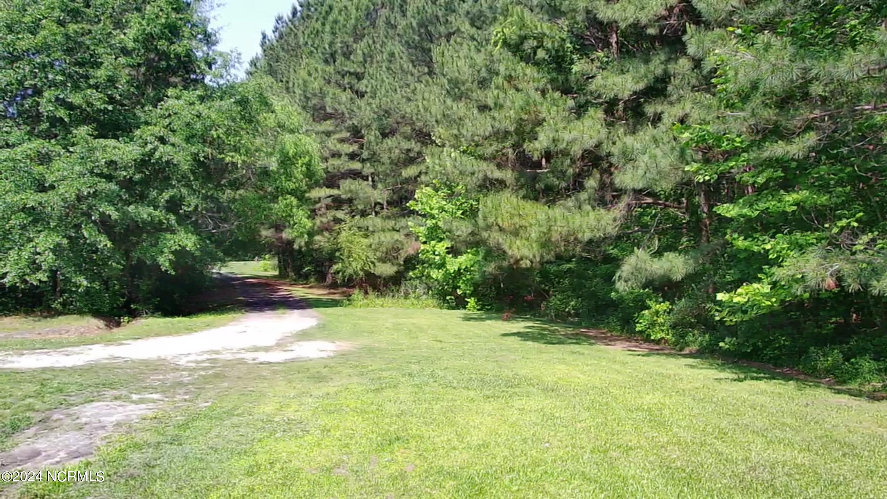 890 N Pine Street Property Photo 40
