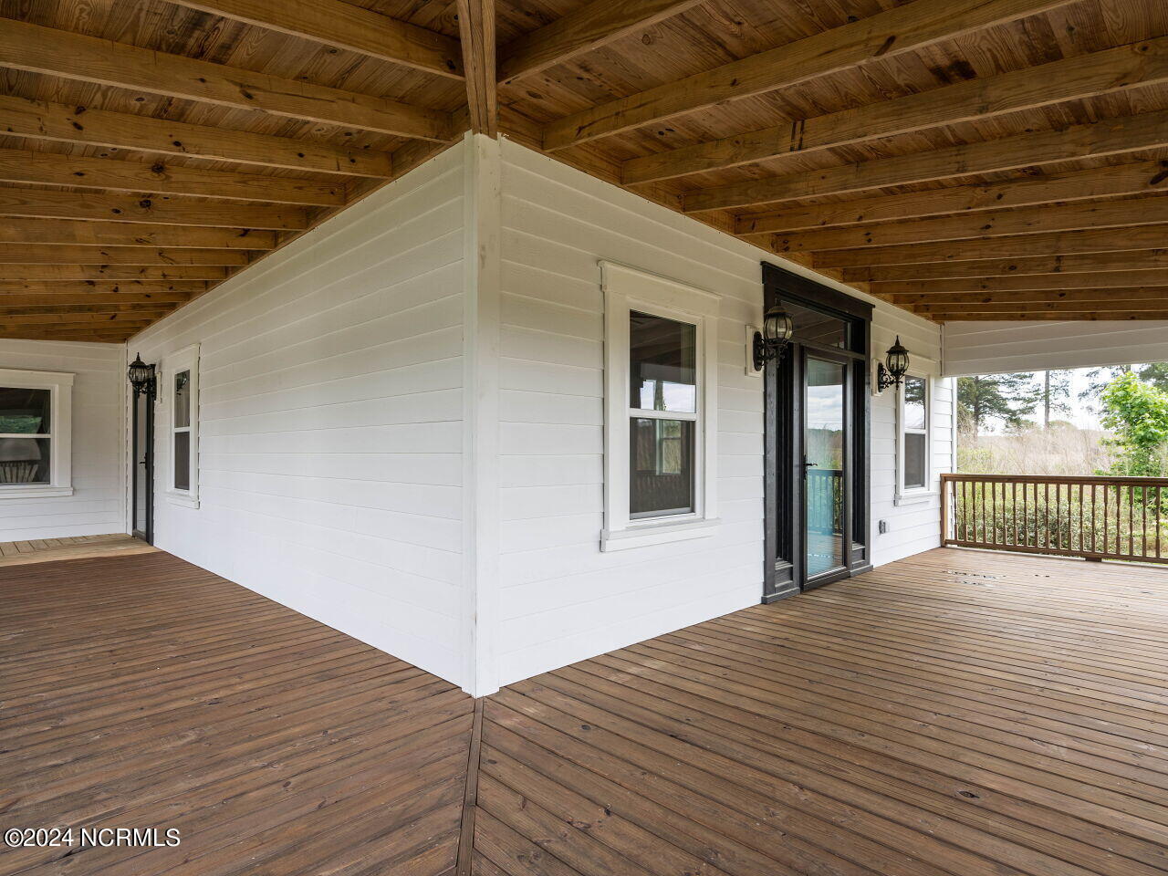 210 S Church Street Property Photo 5