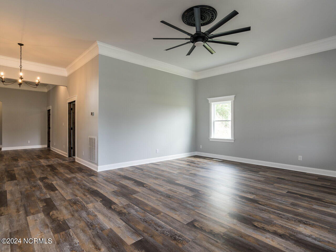 210 S Church Street Property Photo 8