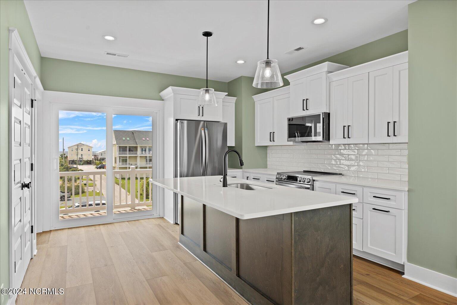 130 Sea Oaks Court Property Photo 3