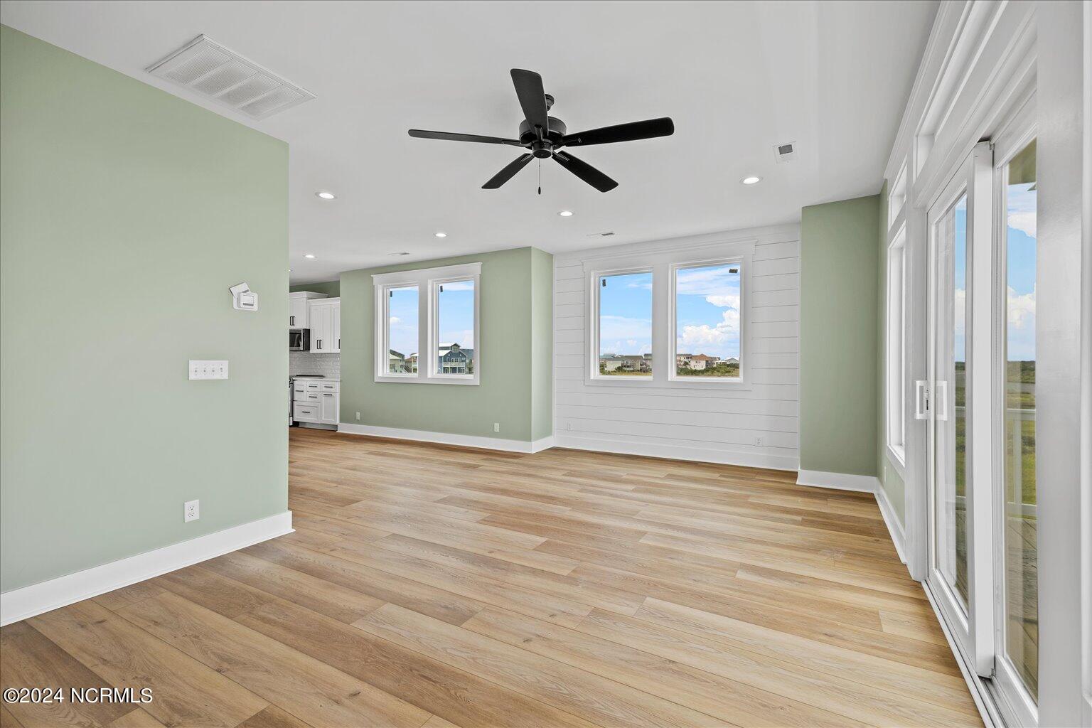 130 Sea Oaks Court Property Photo 9