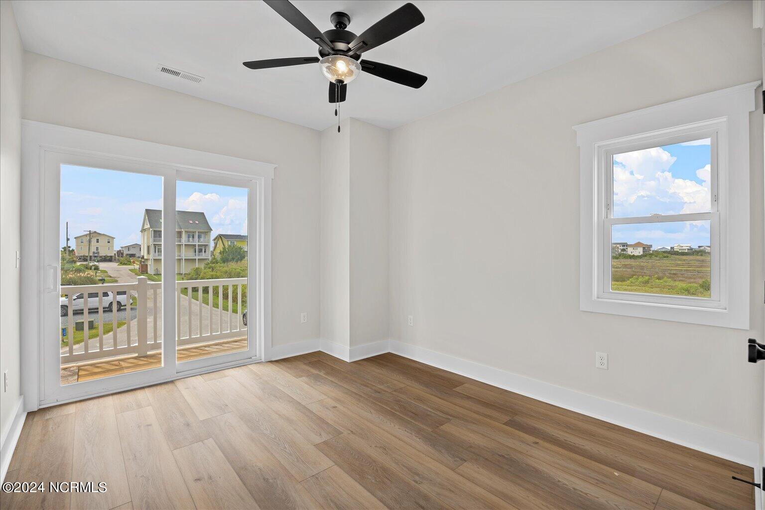 130 Sea Oaks Court Property Photo 23