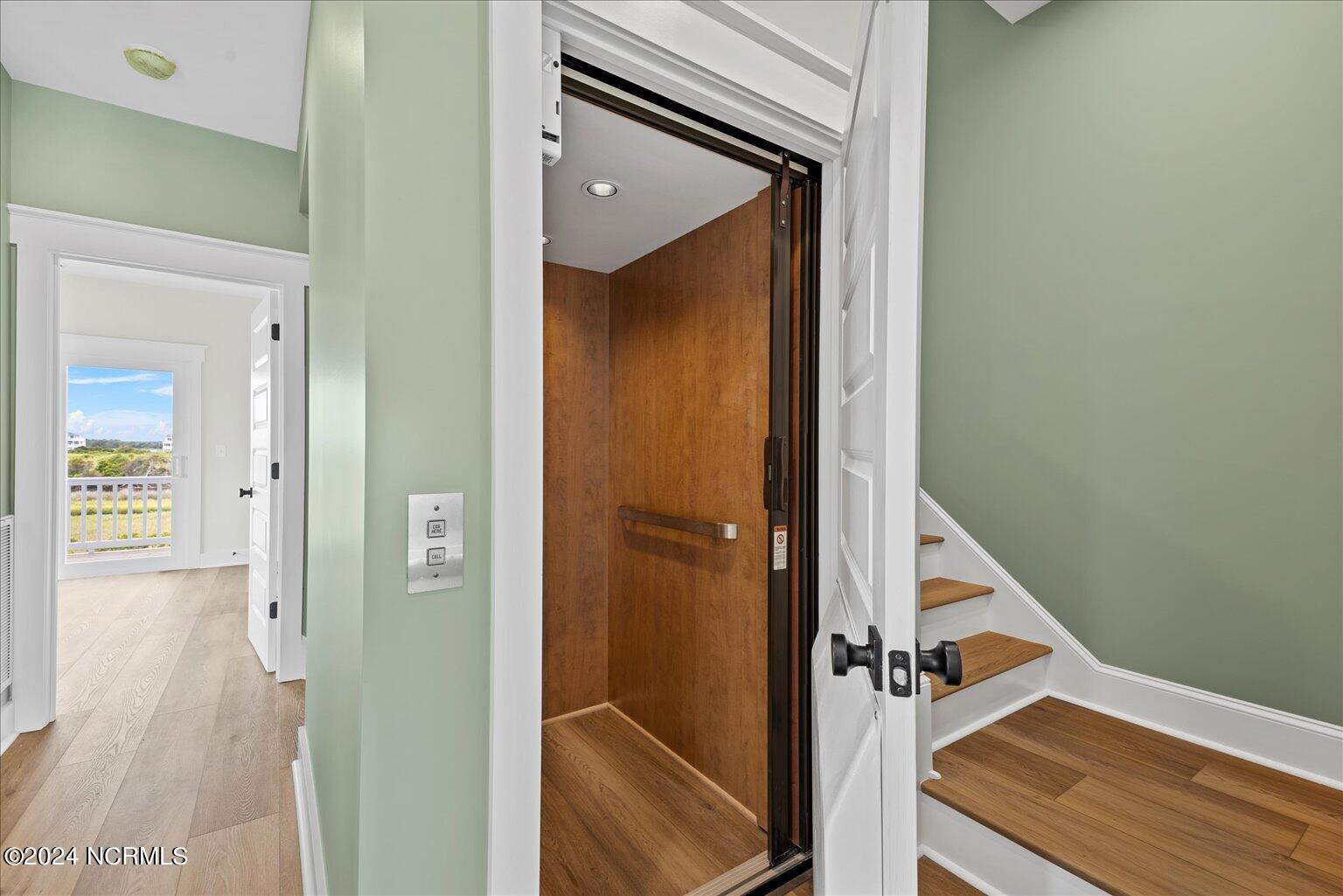 130 Sea Oaks Court Property Photo 28