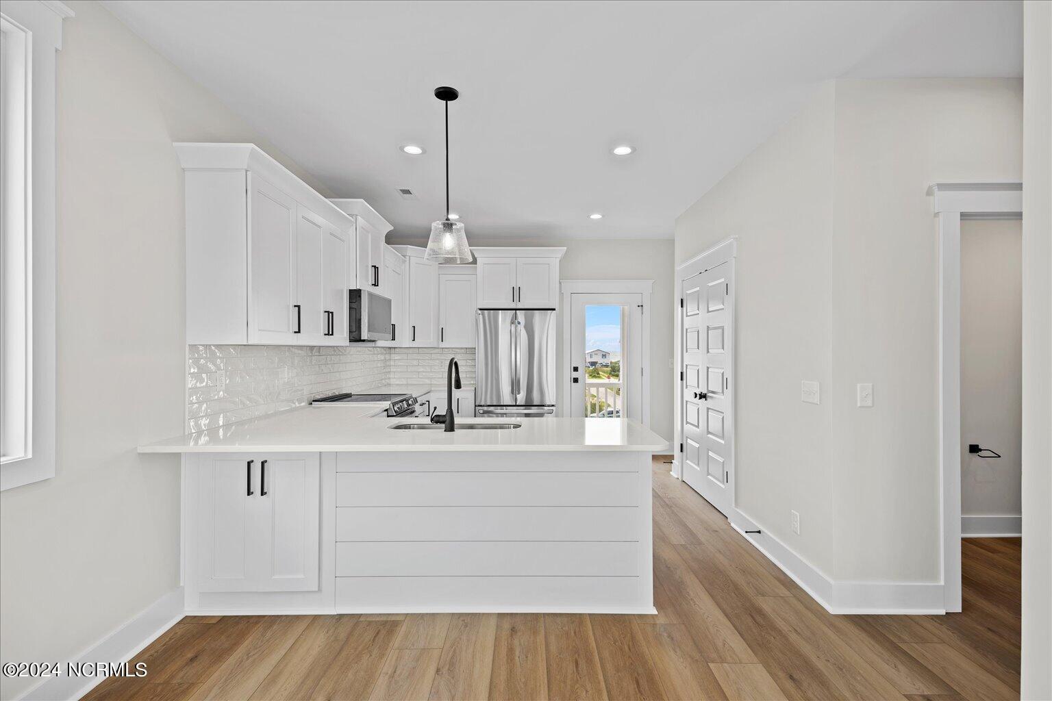 128 Sea Oaks Court Property Photo 5