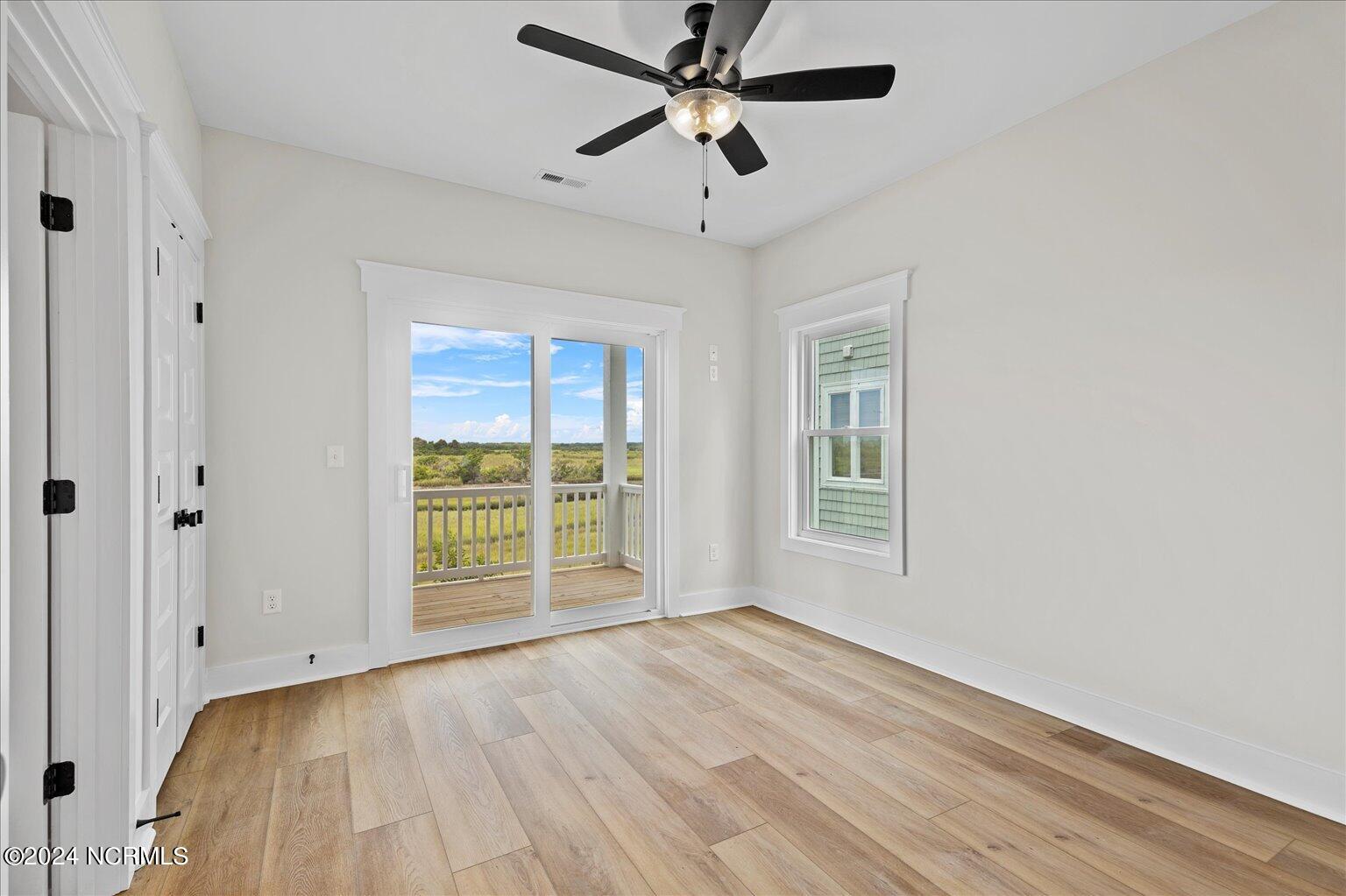 128 Sea Oaks Court Property Photo 11