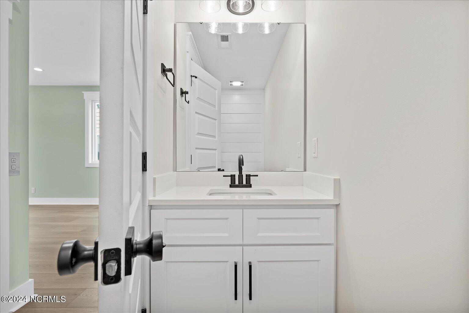 128 Sea Oaks Court Property Photo 17