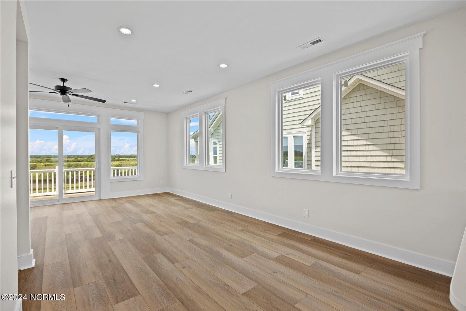 128 Sea Oaks Court Property Photo 21