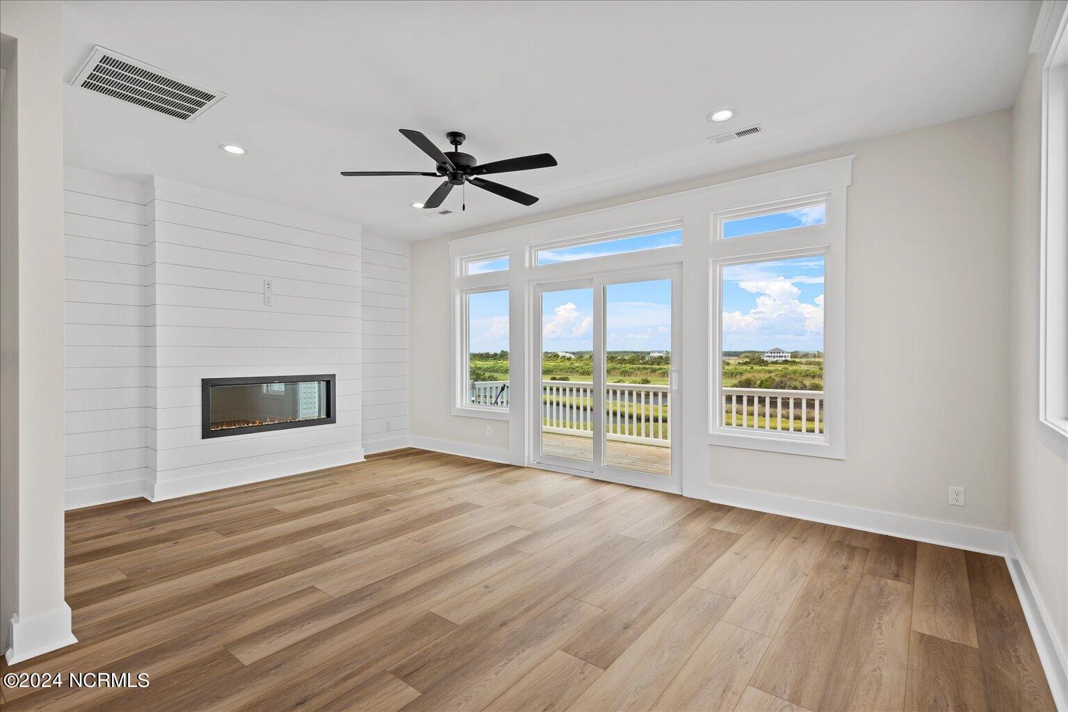 128 Sea Oaks Court Property Photo 23