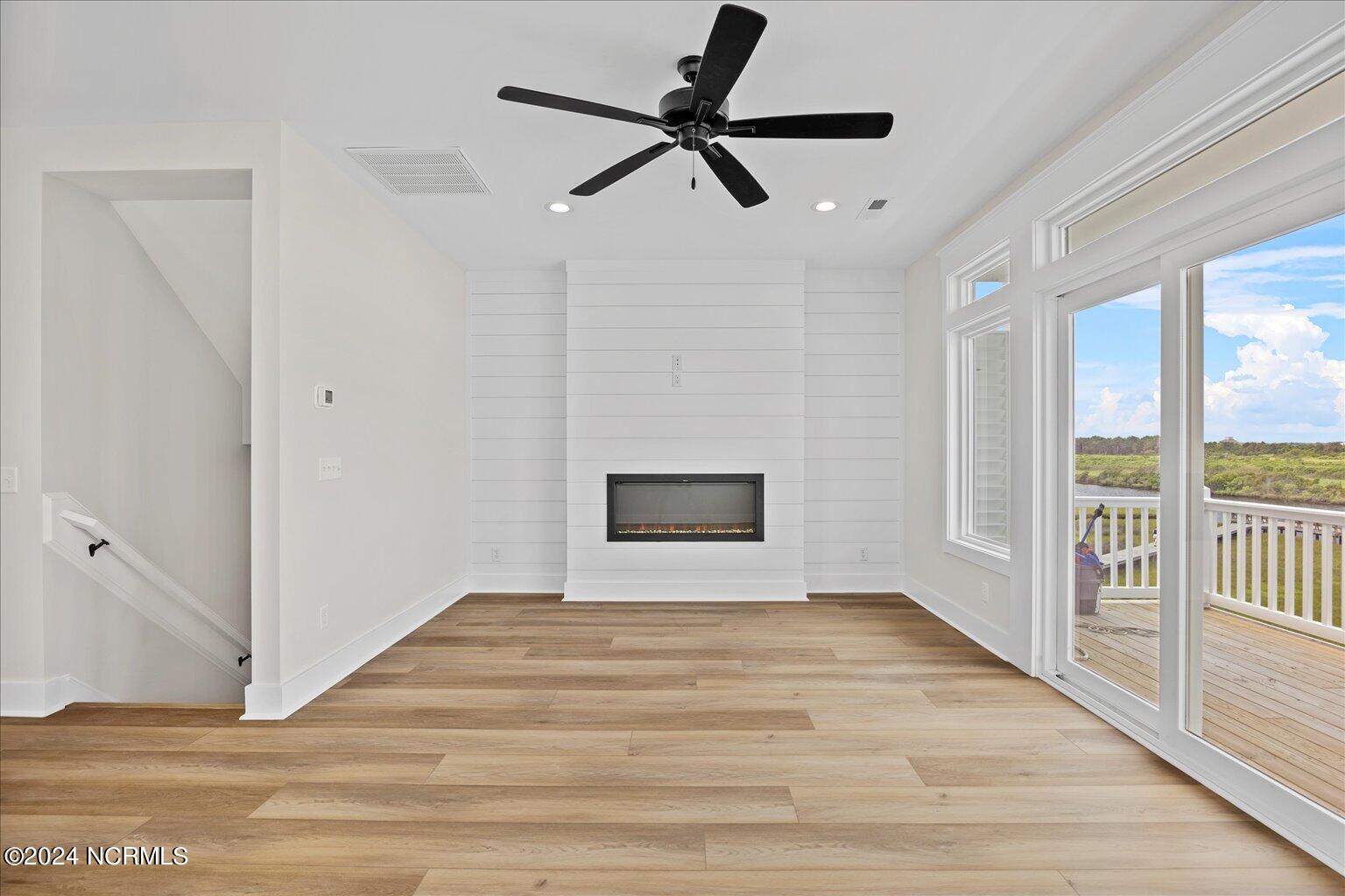 128 Sea Oaks Court Property Photo 24