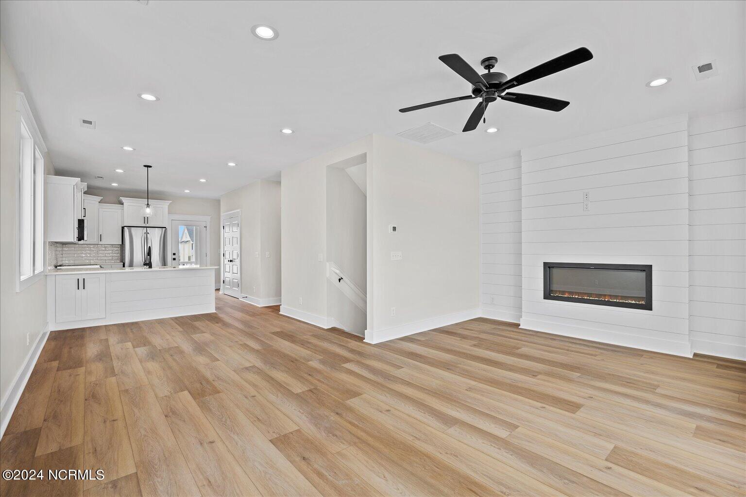128 Sea Oaks Court Property Photo 25