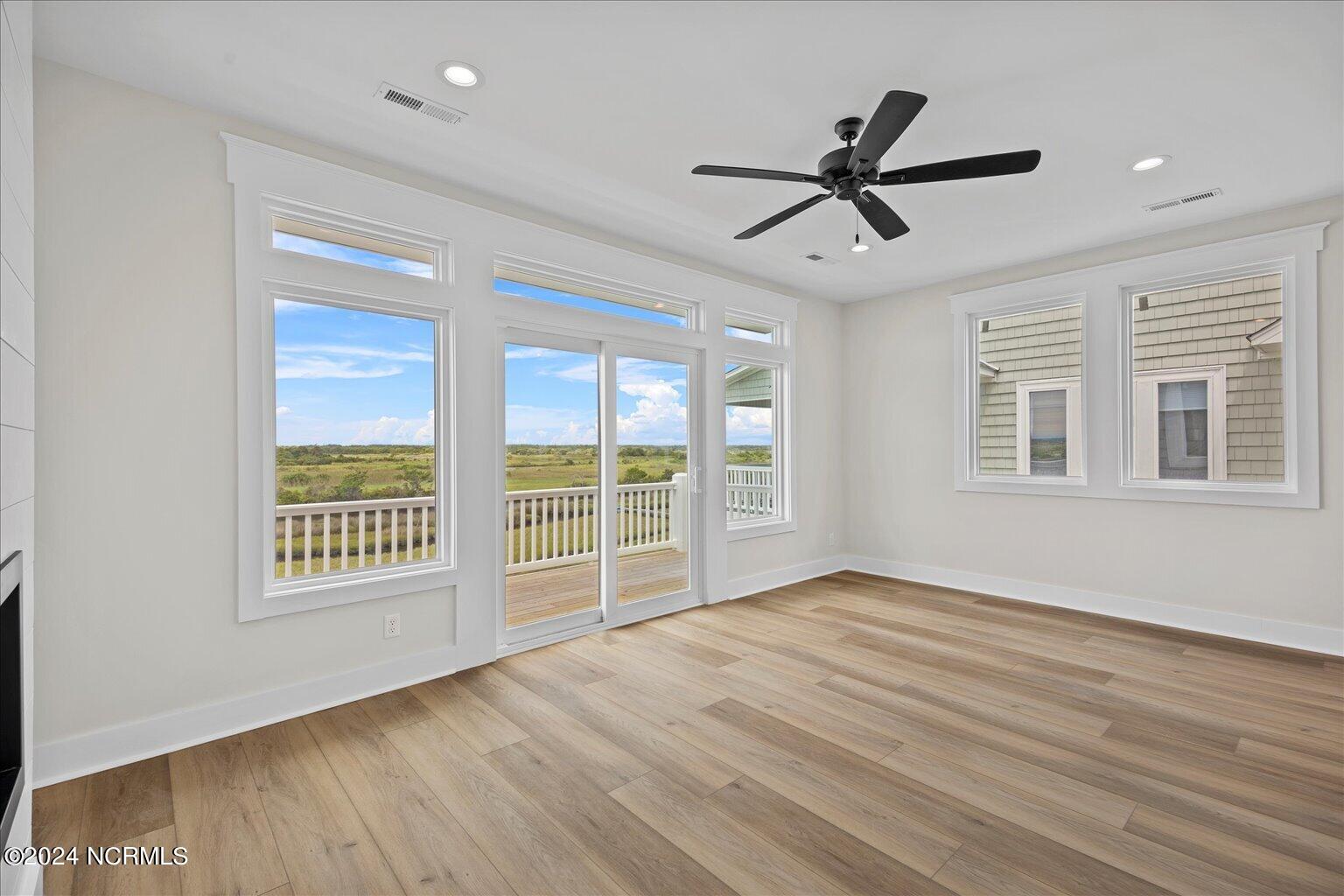 128 Sea Oaks Court Property Photo 29